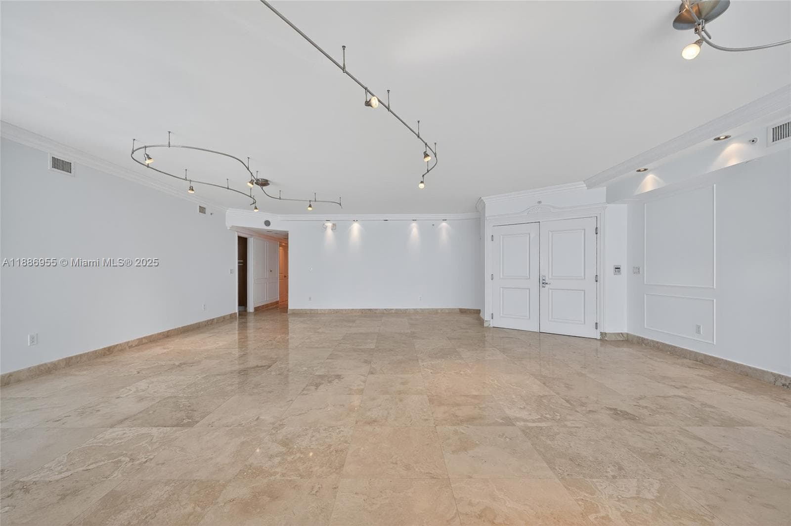 3101 Ocean Dr 2403 photo 9