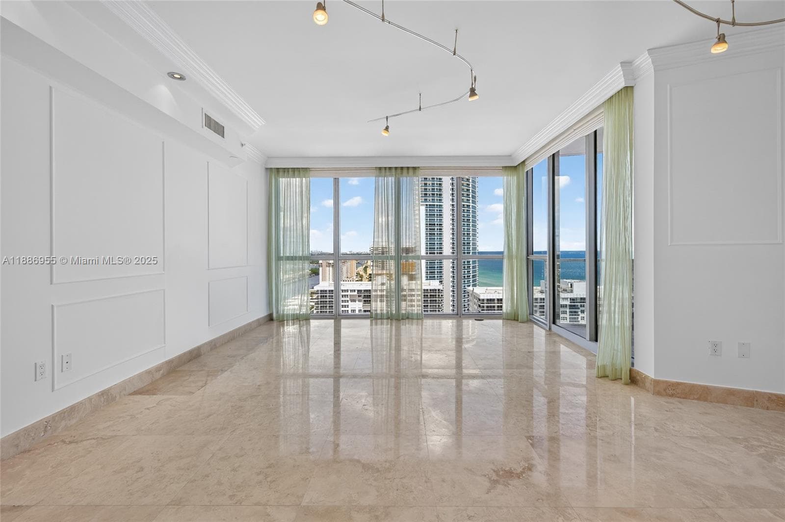 3101 Ocean Dr 2403 photo 8