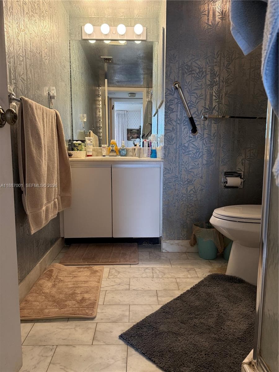 2555 Collins Ave 2112 photo 15