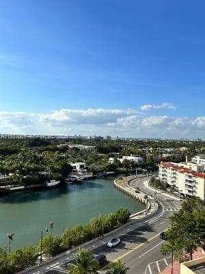 2555 Collins Ave 2112 photo 19