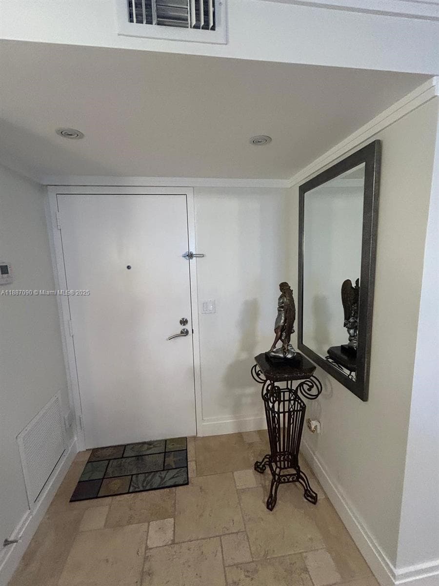 1500 Ocean Dr 5