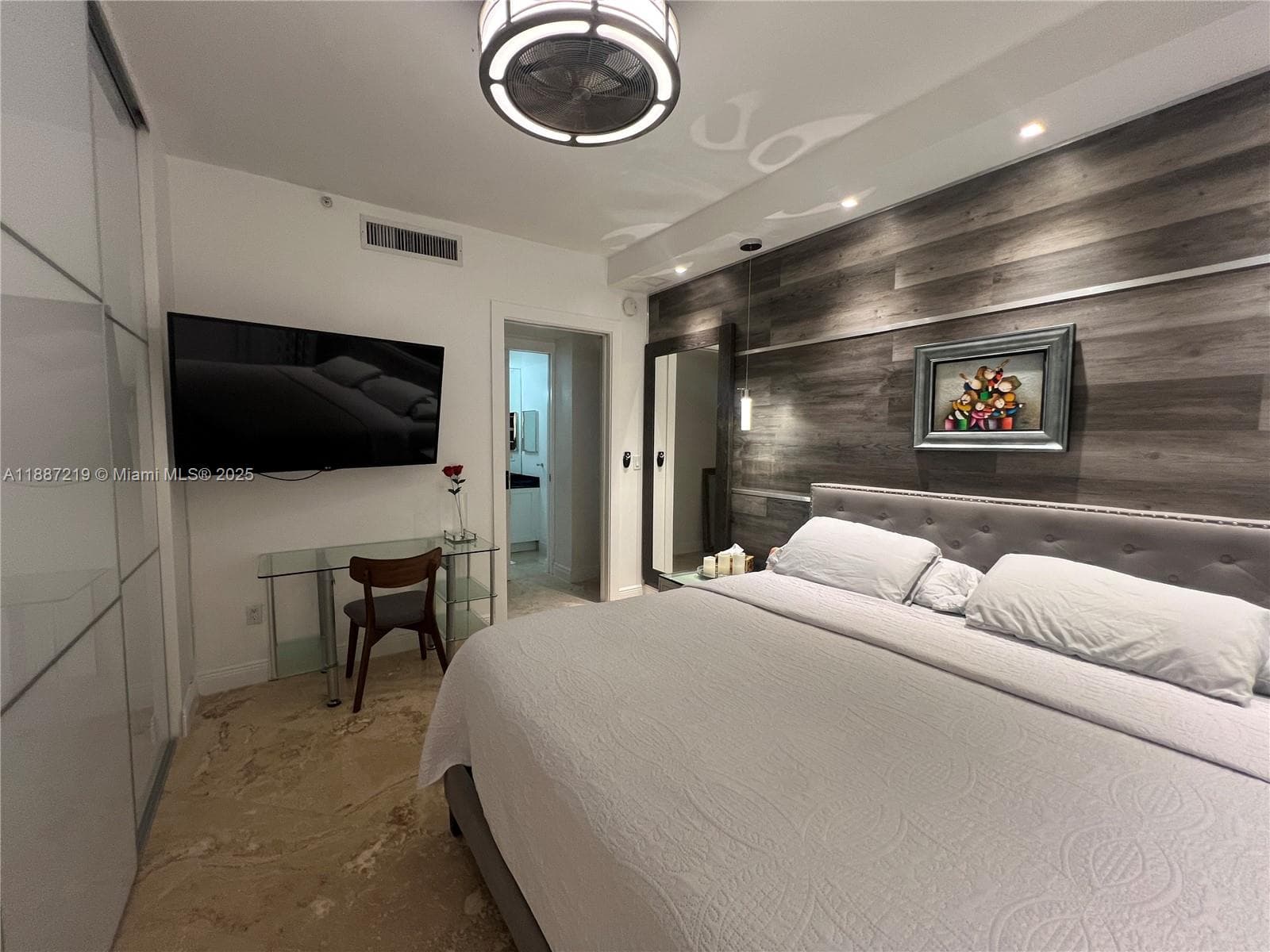 6917 Collins Ave PH09 photo 23