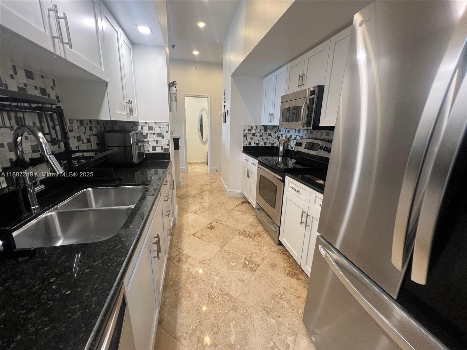 6917 Collins Ave PH09 photo 13
