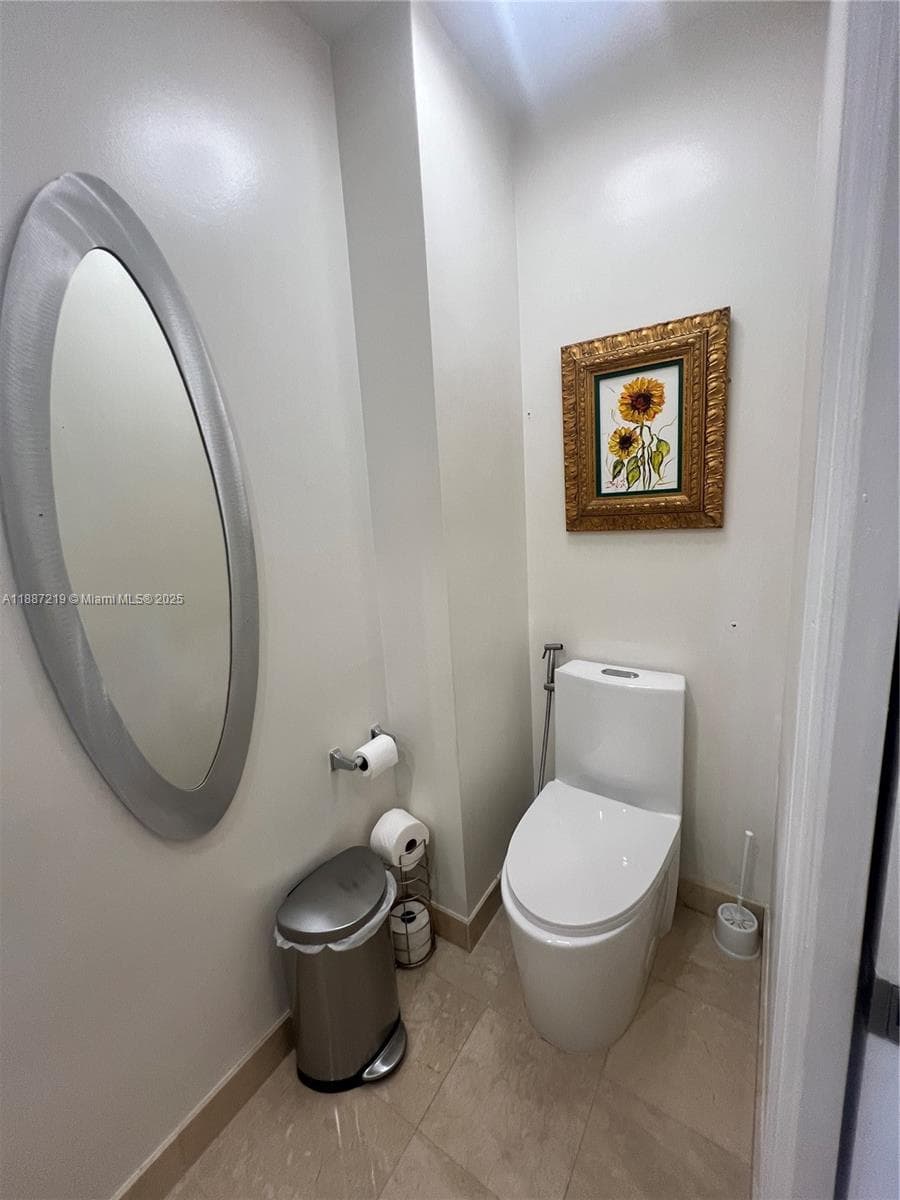 6917 Collins Ave PH09 photo 17