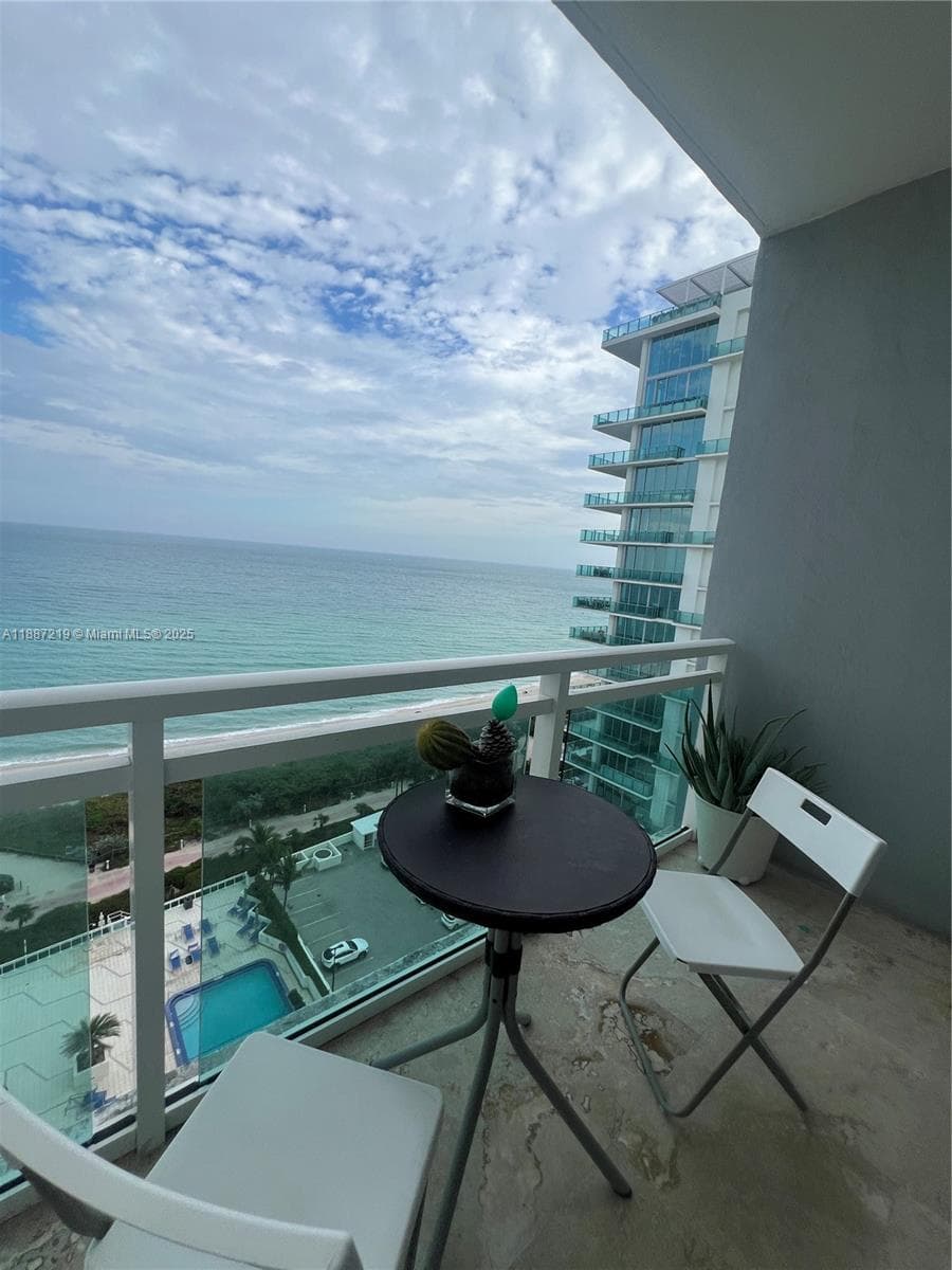 6917 Collins Ave PH09 photo 3
