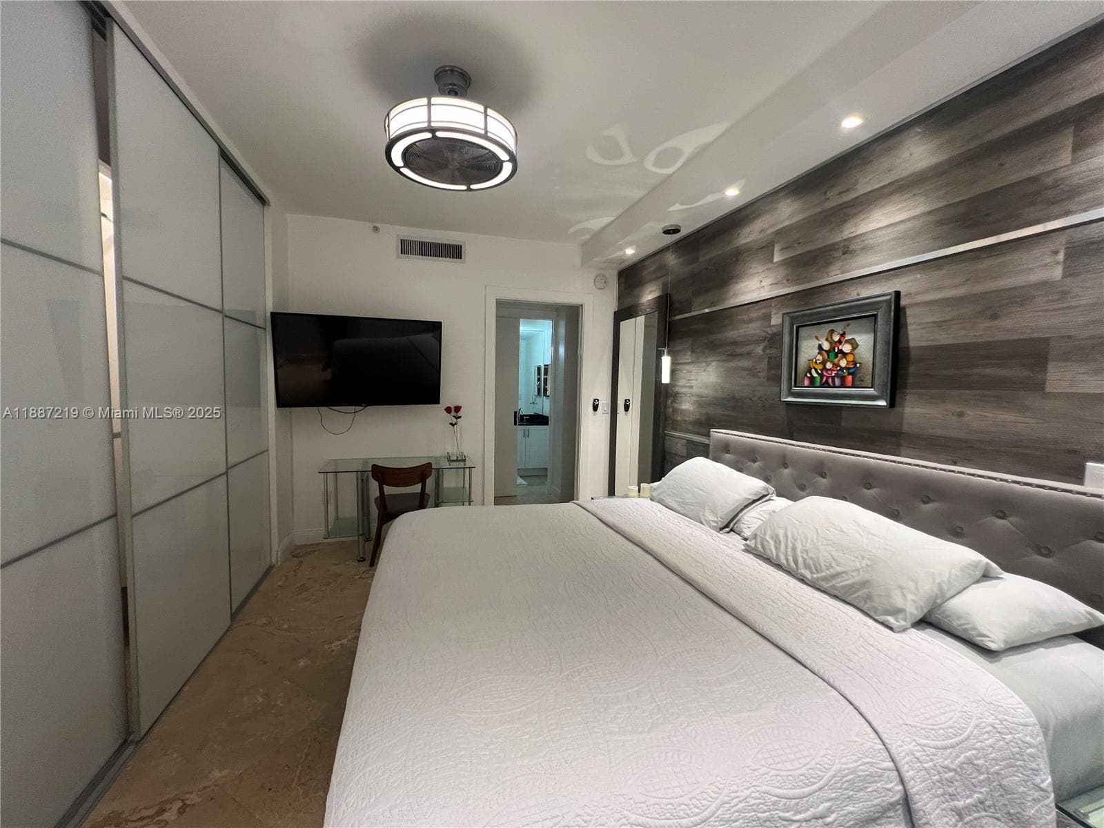 6917 Collins Ave PH09 photo 24