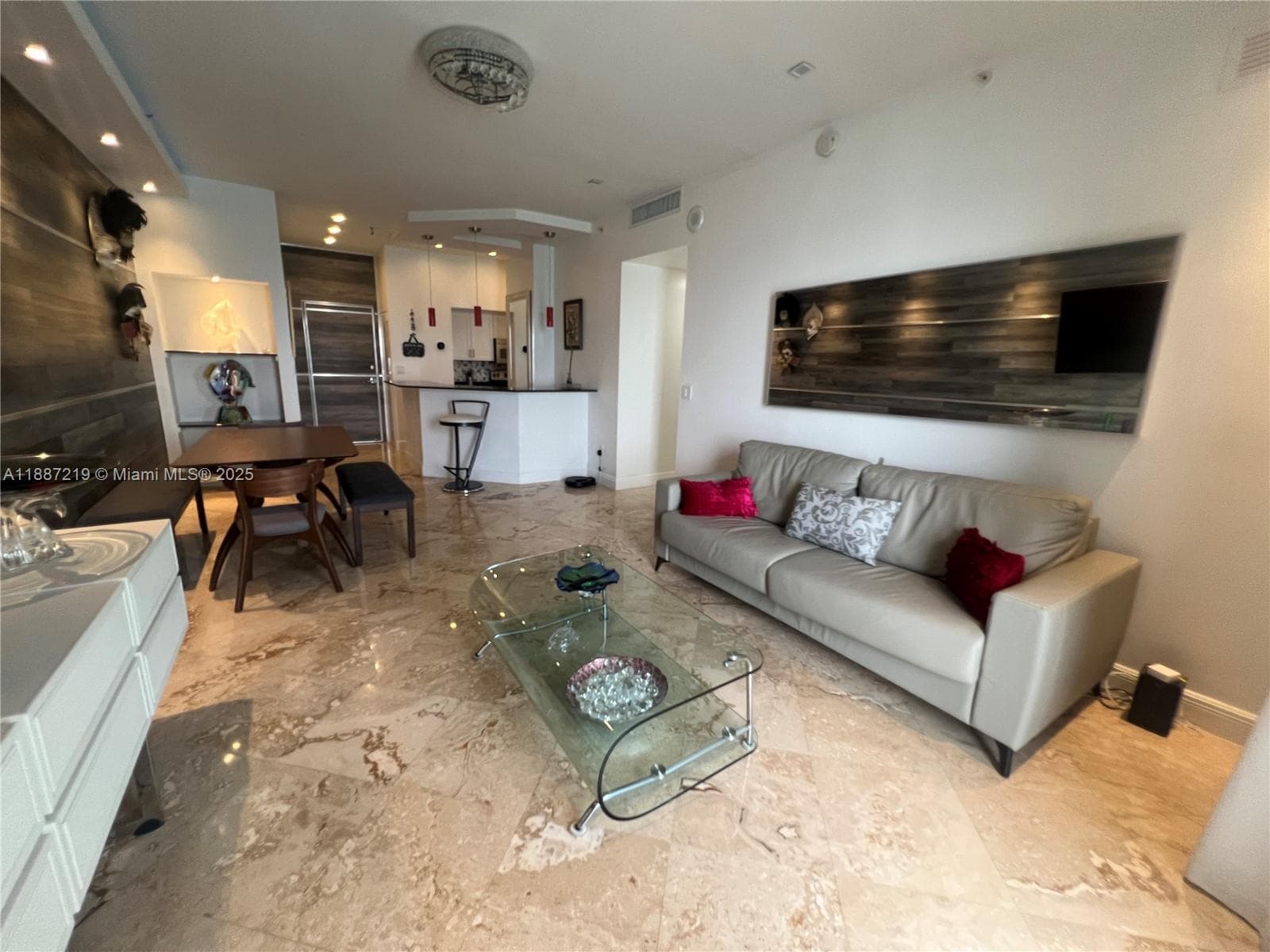 6917 Collins Ave PH09 photo 10