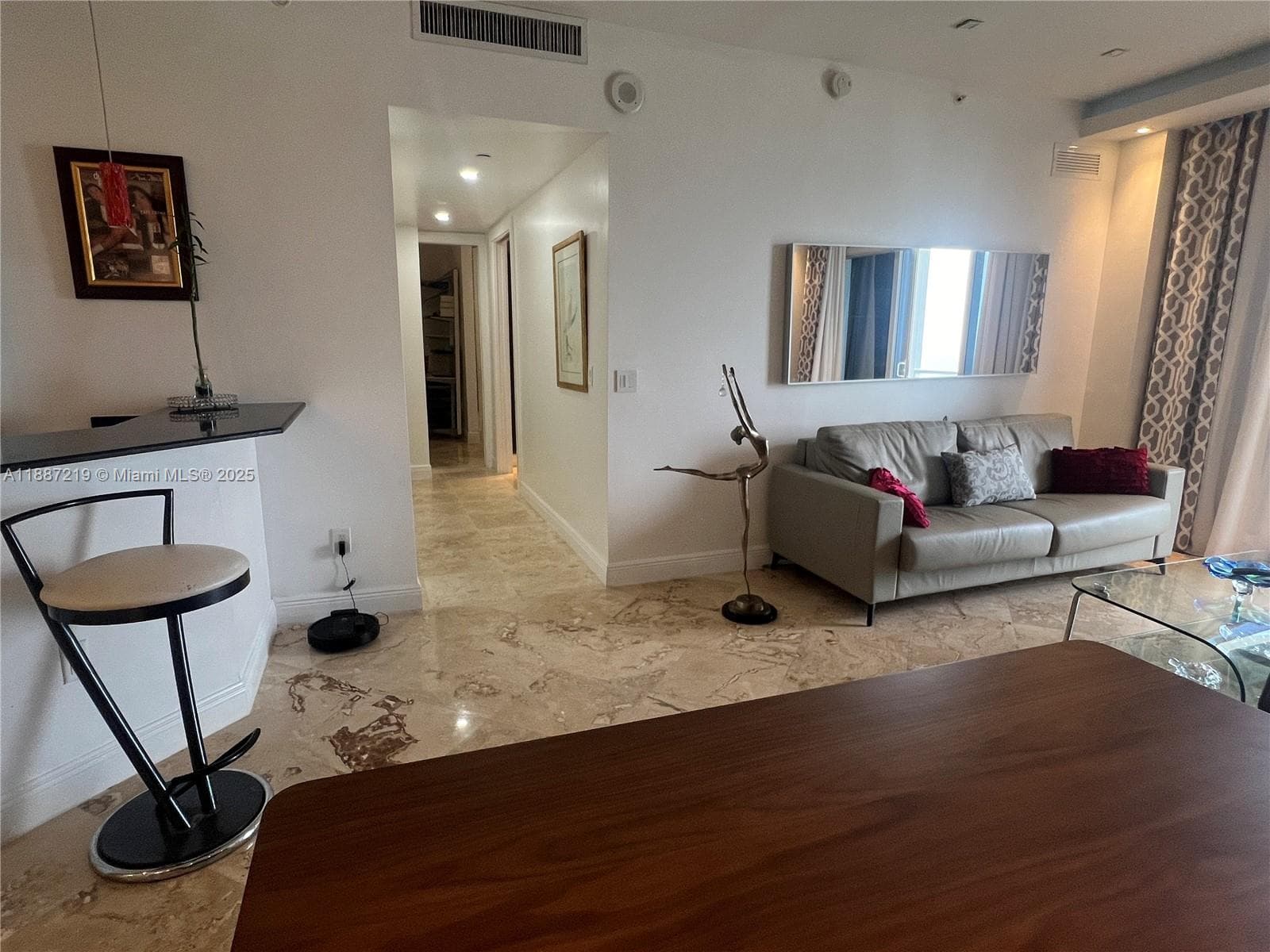 6917 Collins Ave PH09 photo 18