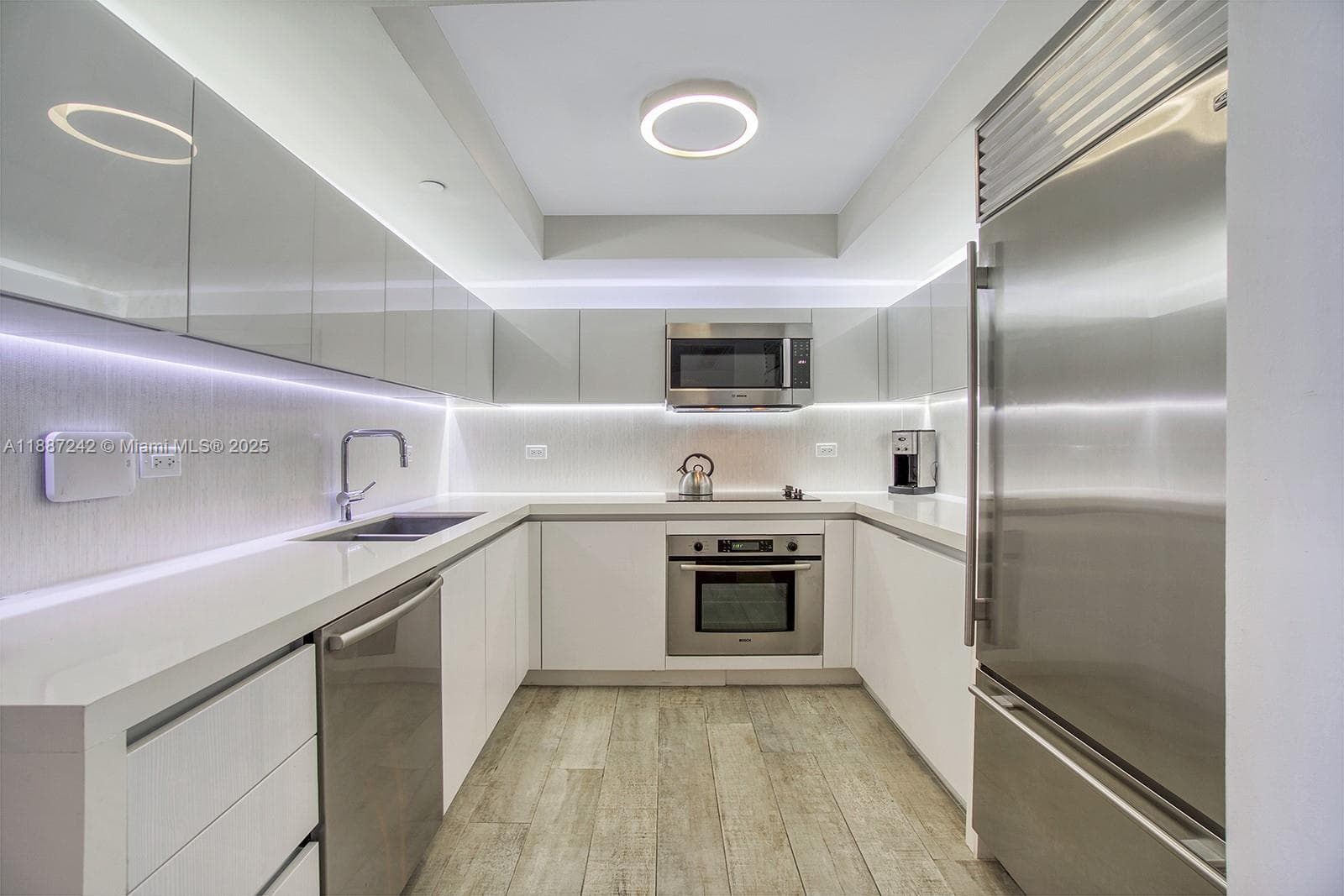 102 24 Street 945 photo 7