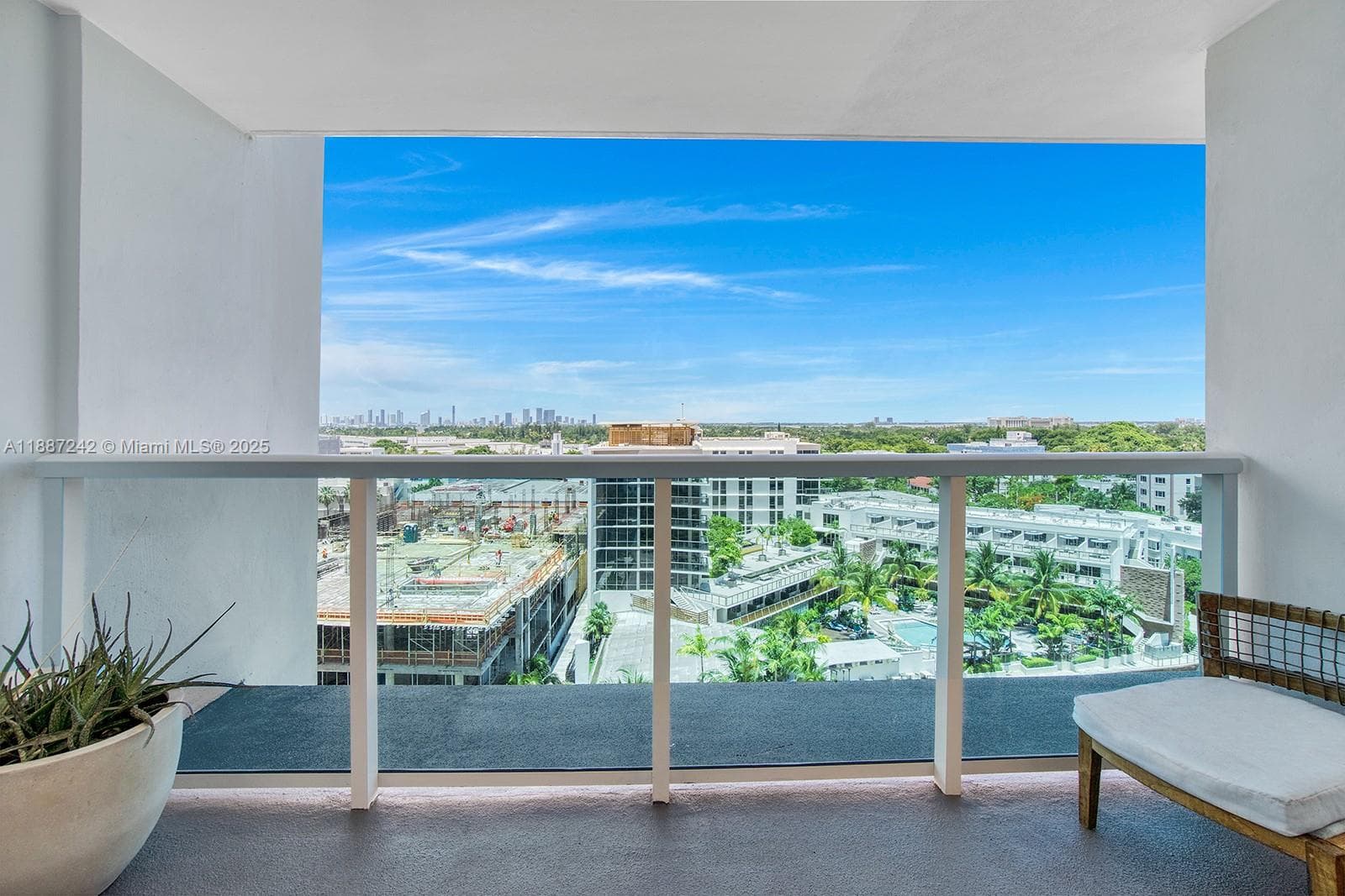 102 24 Street 945 photo 9