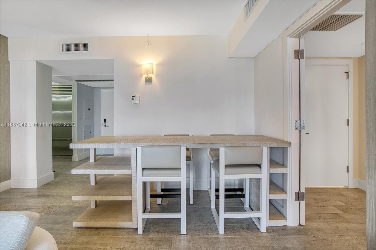 102 24 Street 945 photo 8