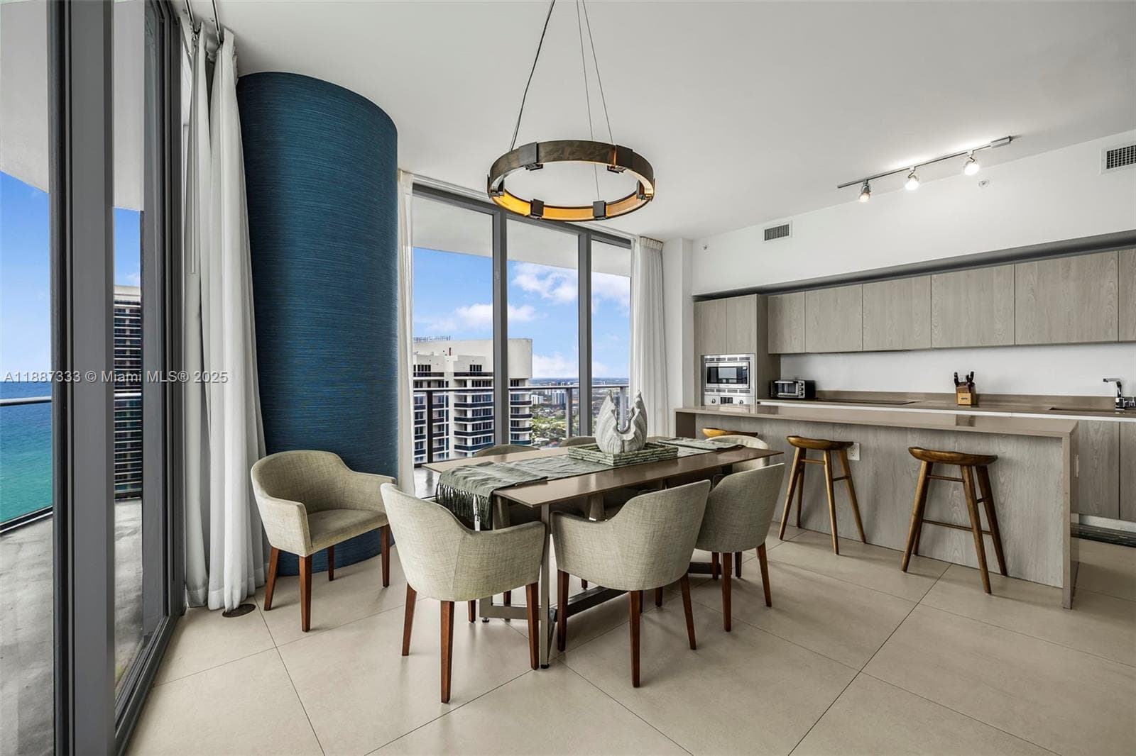 4111 Ocean Dr LPH1 photo 24