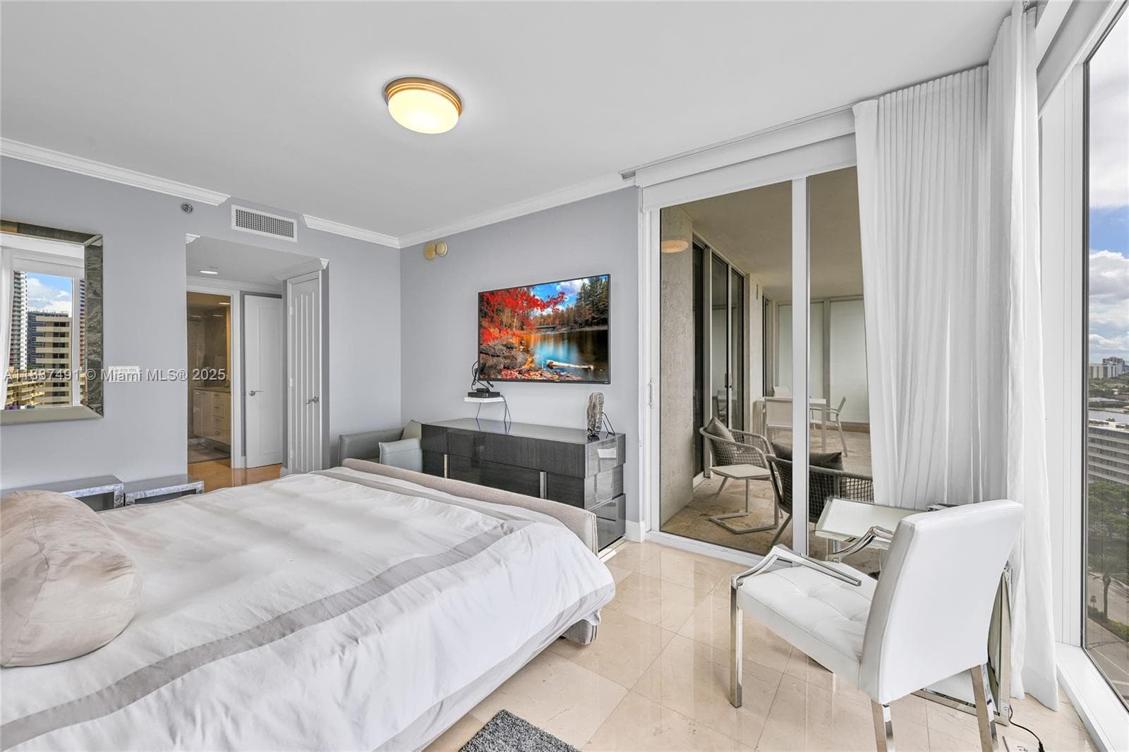 1850 OCEAN DR 1507 photo 17