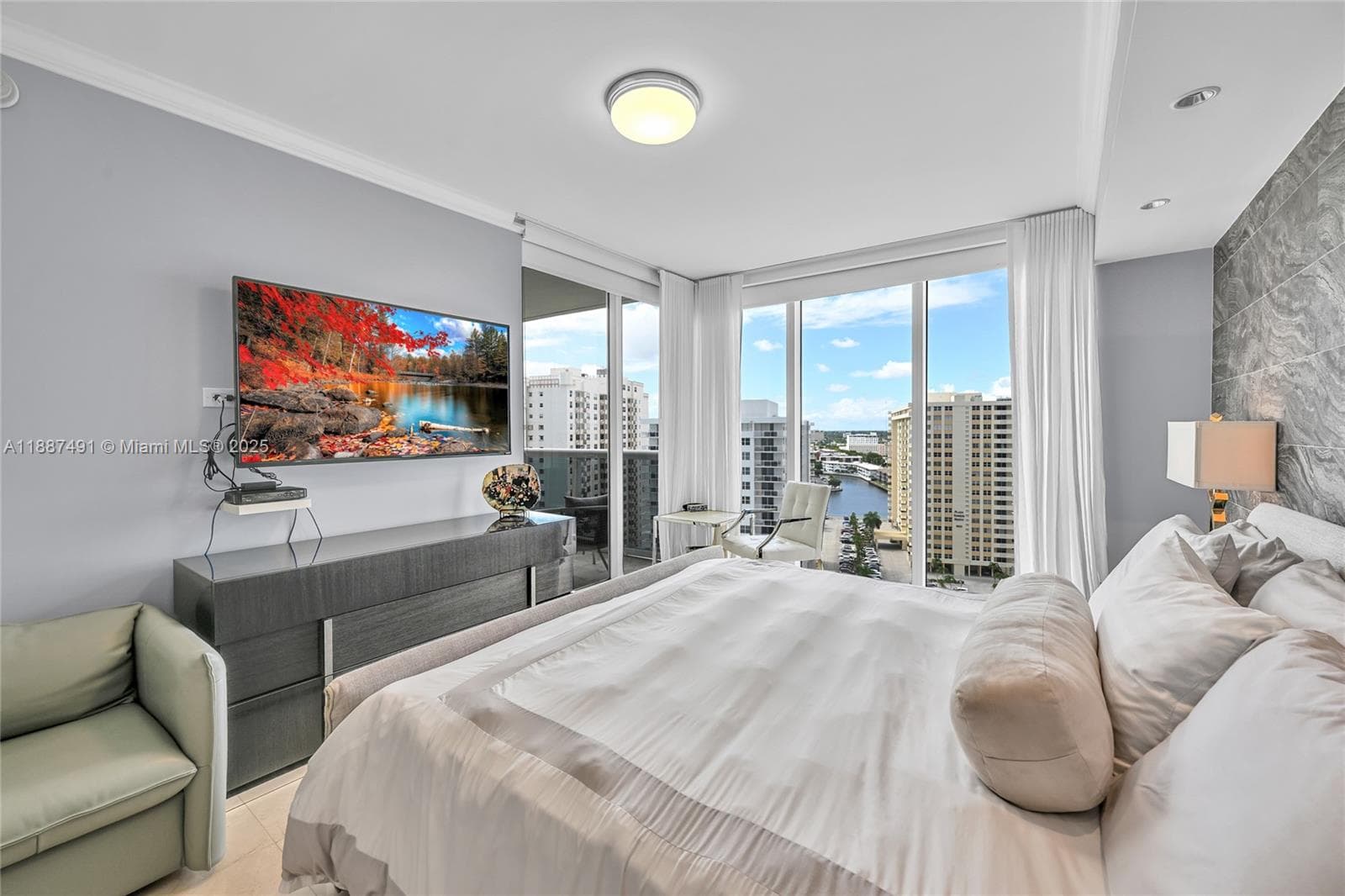 1850 OCEAN DR 1507 photo 10