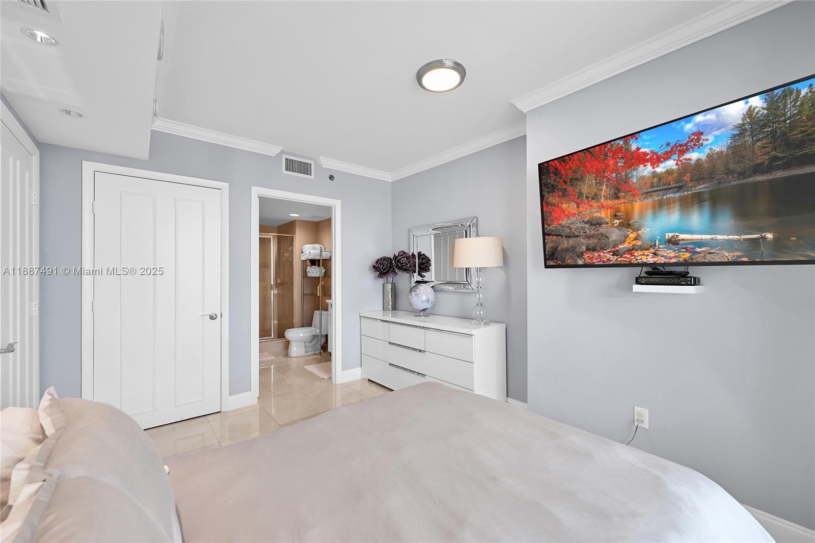 1850 OCEAN DR 1507 photo 18