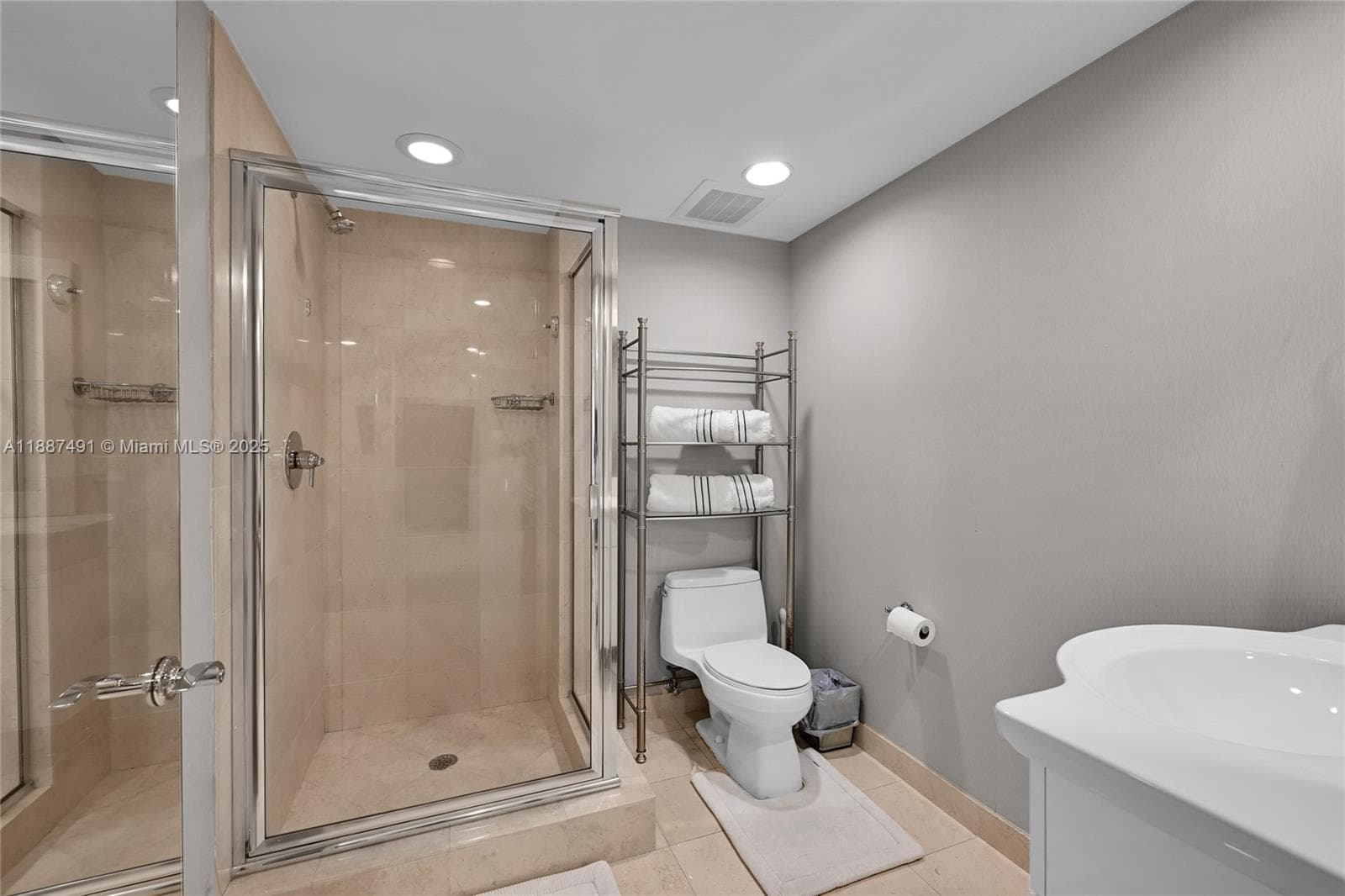1850 OCEAN DR 1507 photo 19