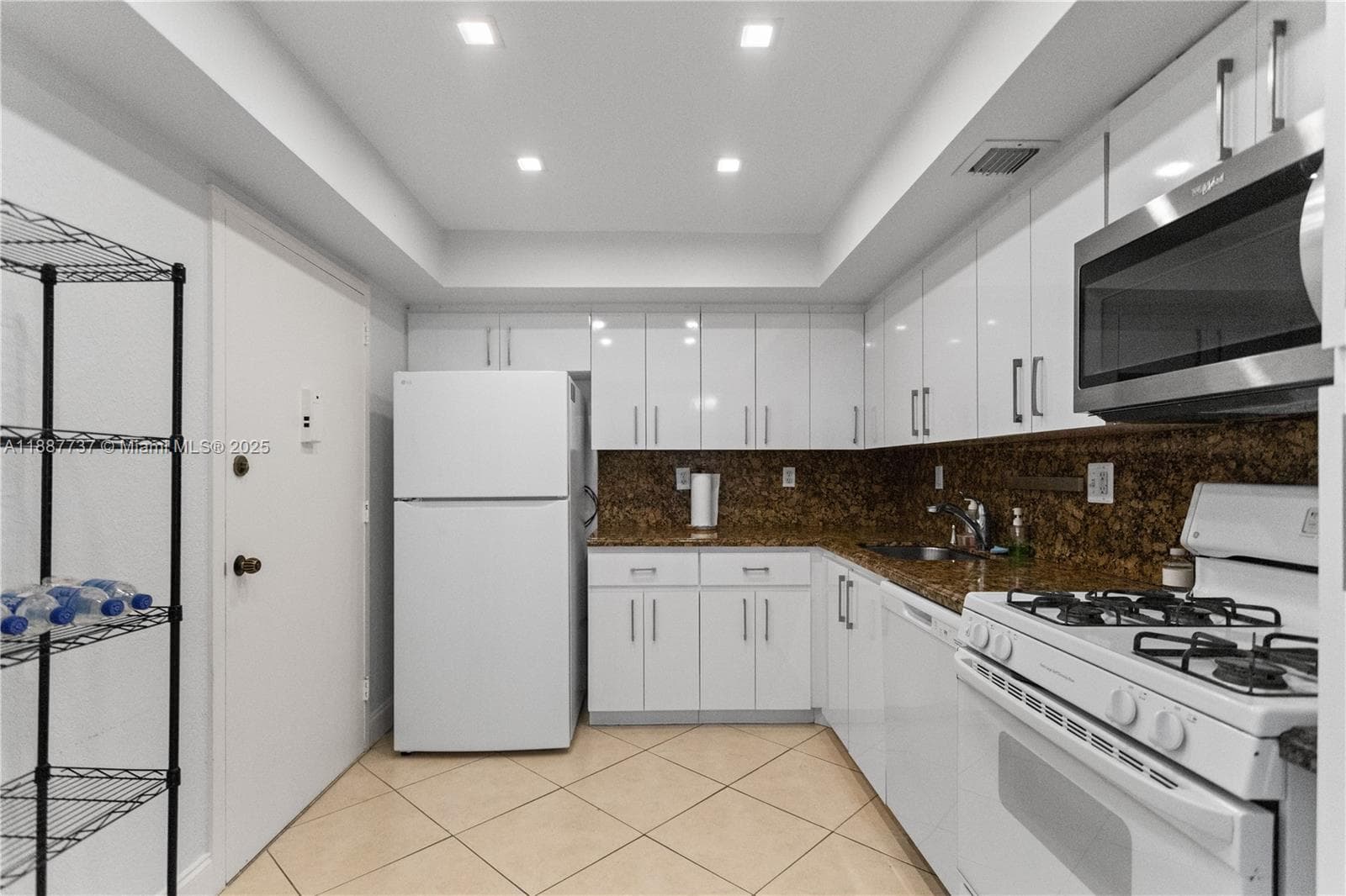 2030 Ocean Dr 5