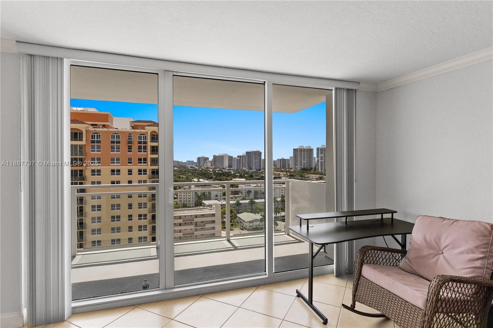 2030 Ocean Dr 1710 photo 14