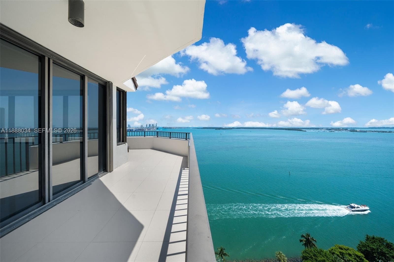 520 Brickell Key Drive UPH-03 photo 22