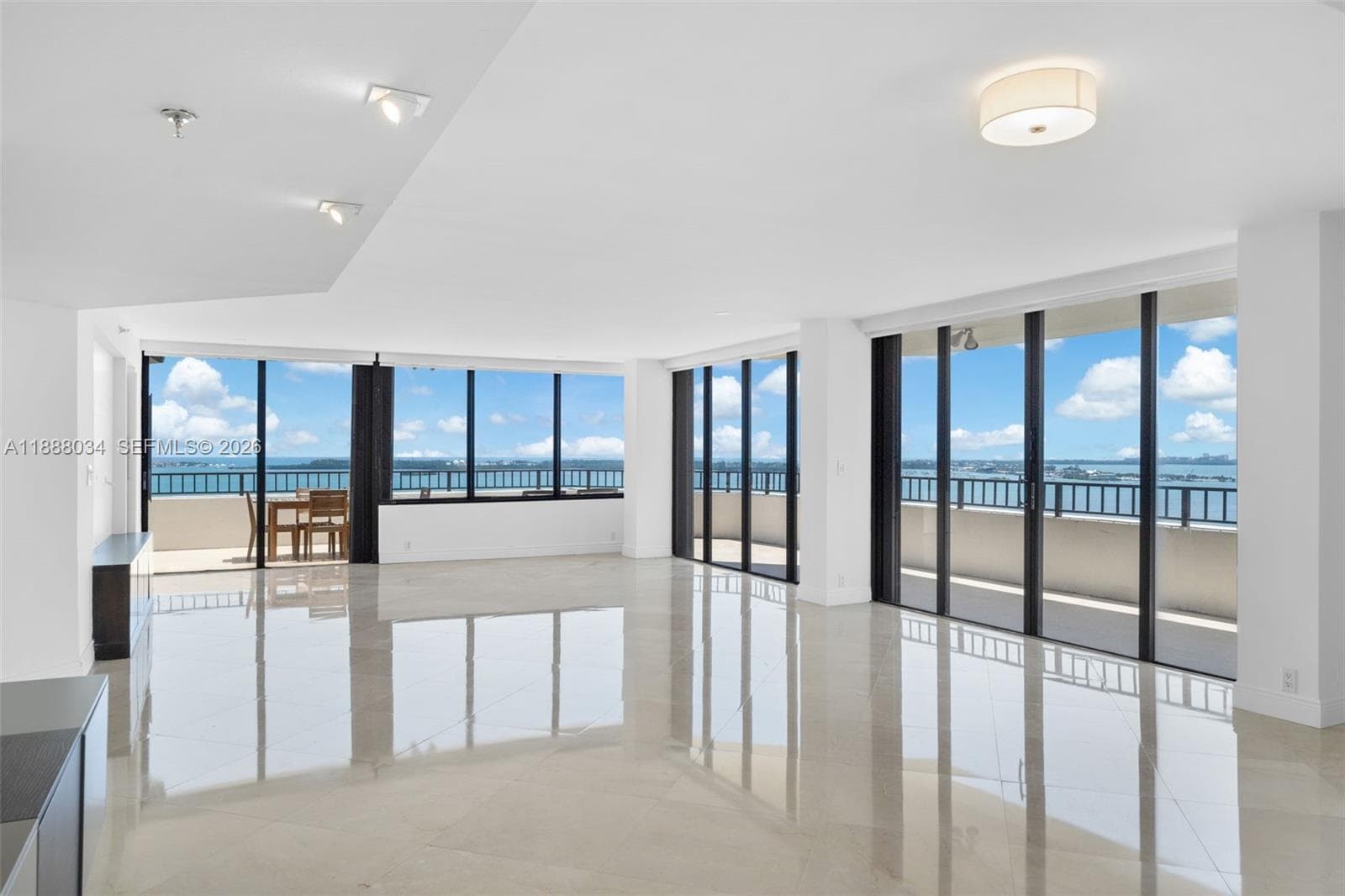 520 Brickell Key Drive UPH-03 photo 18