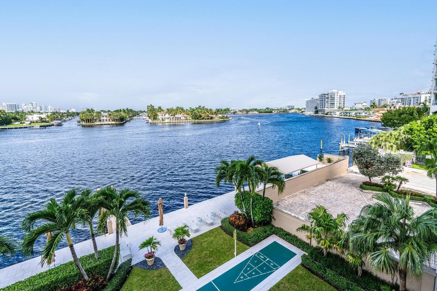 215 N Birch Road #4c 1