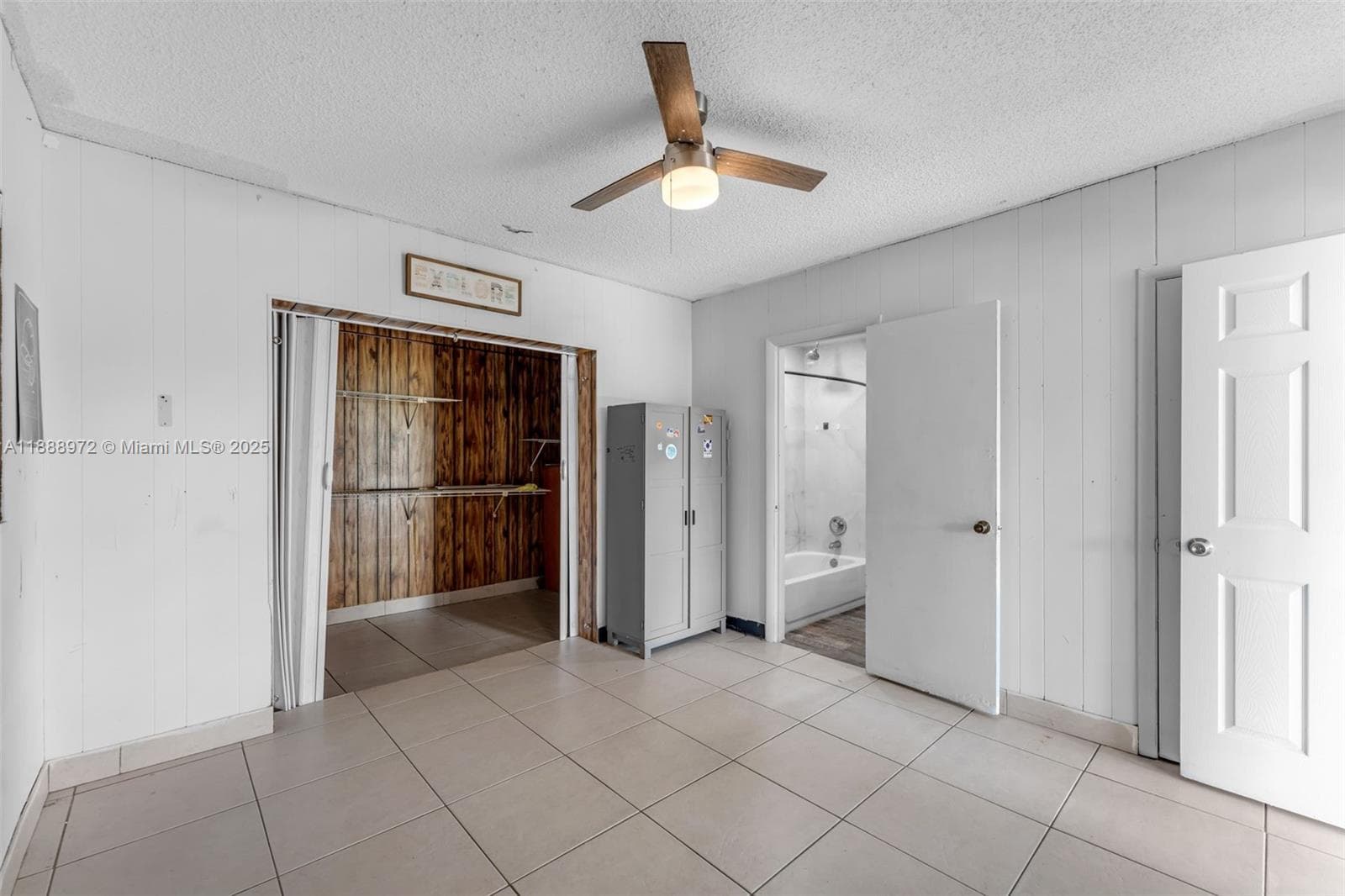 174 Corrine Pl photo 22