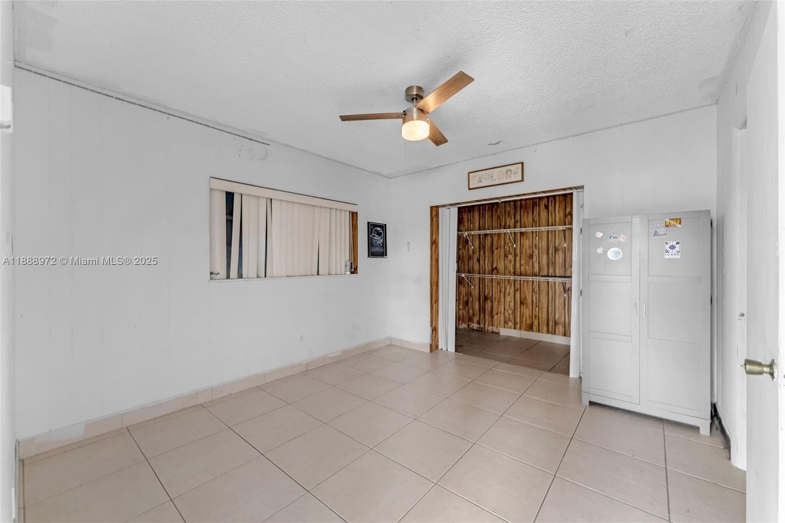 174 Corrine Pl photo 21