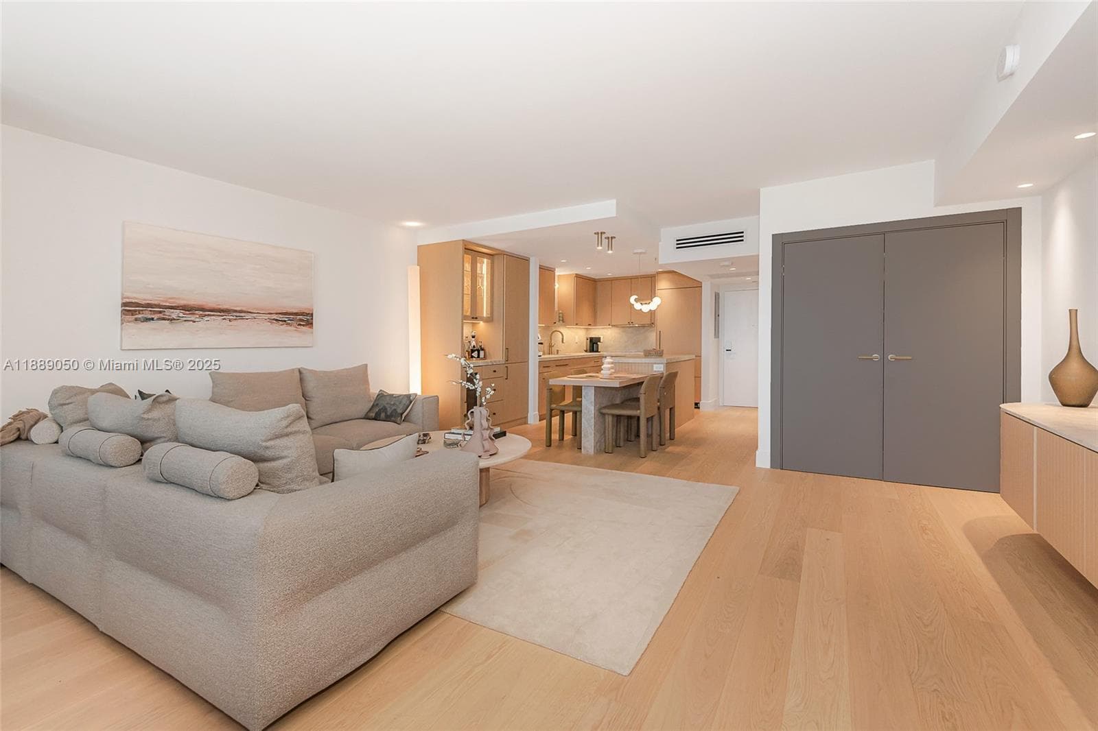 2301 Collins Ave 1527 photo 9