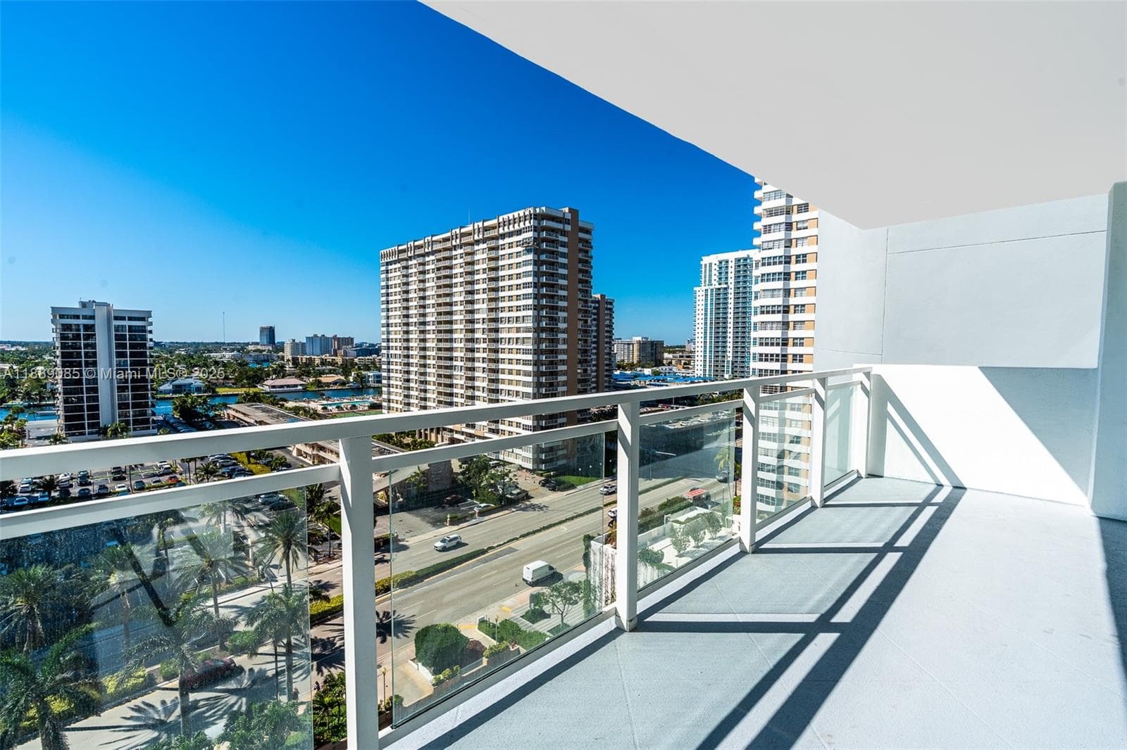 2030 Ocean Dr 1