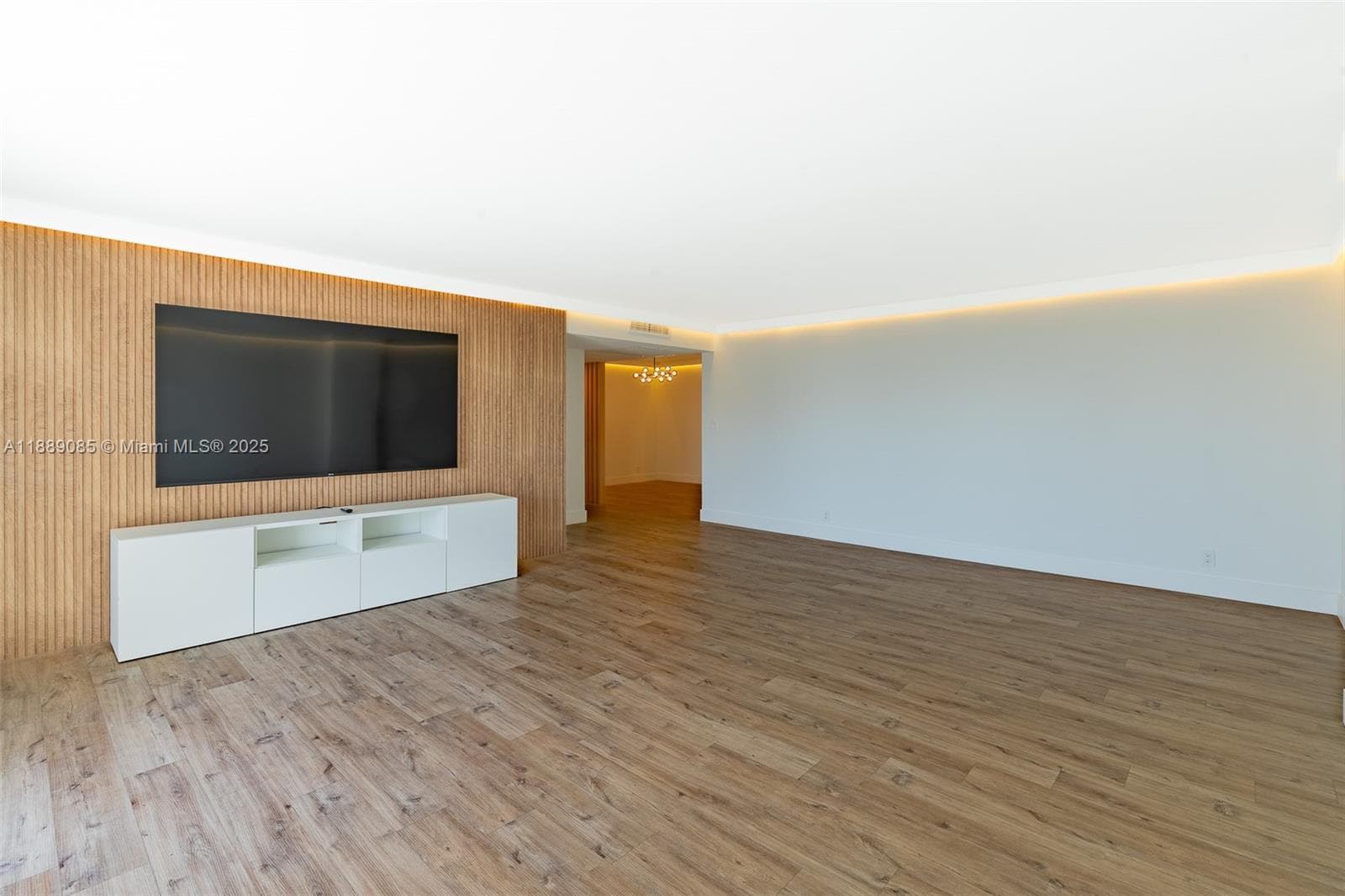 2030 Ocean Dr 5