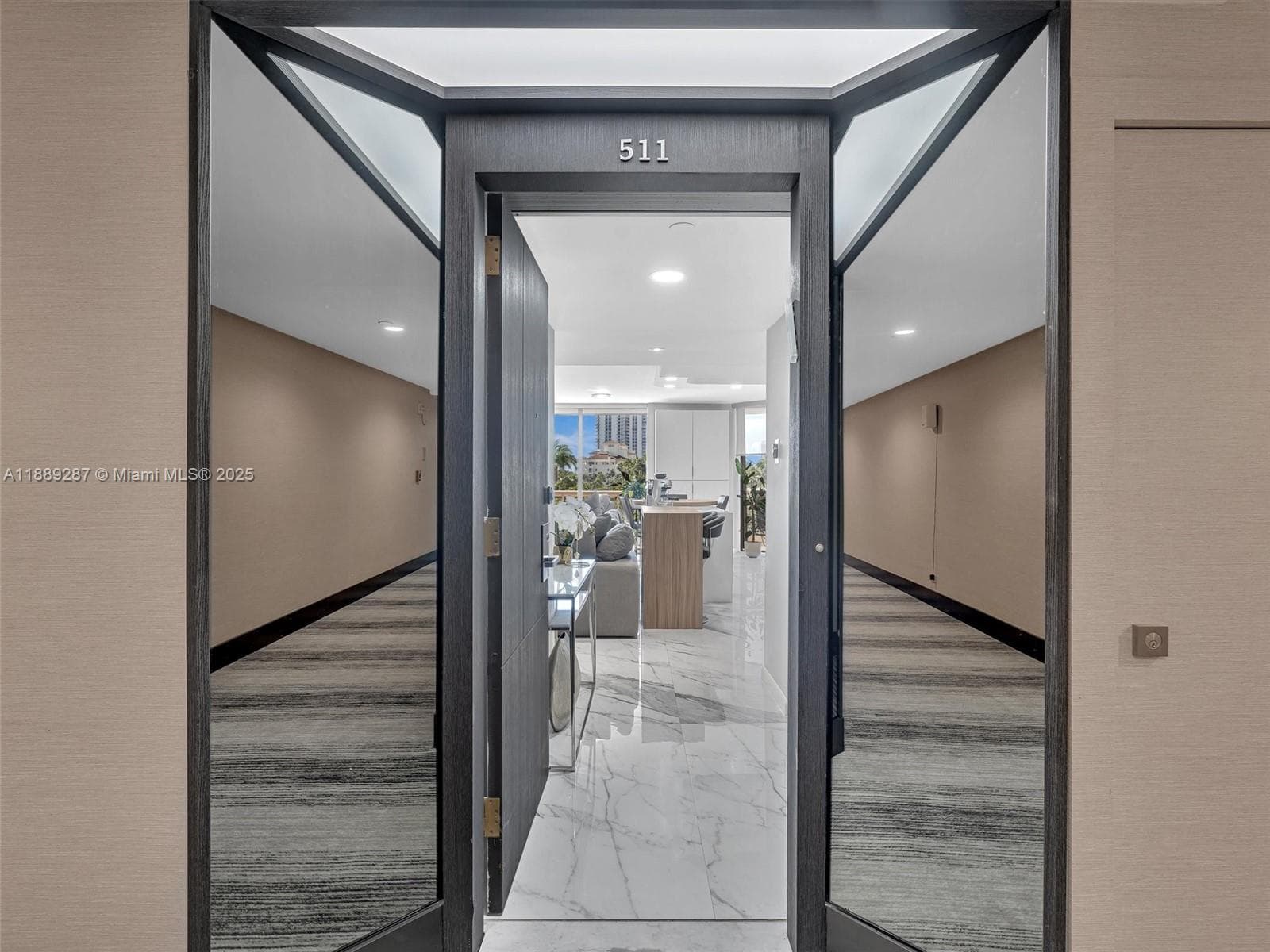 20191 E Country Club Dr 511 photo 3