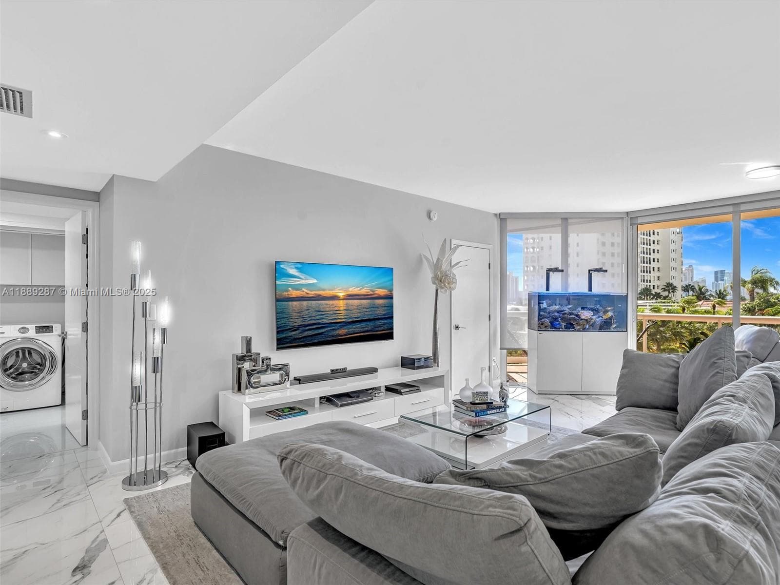 20191 E Country Club Dr 511 photo 5
