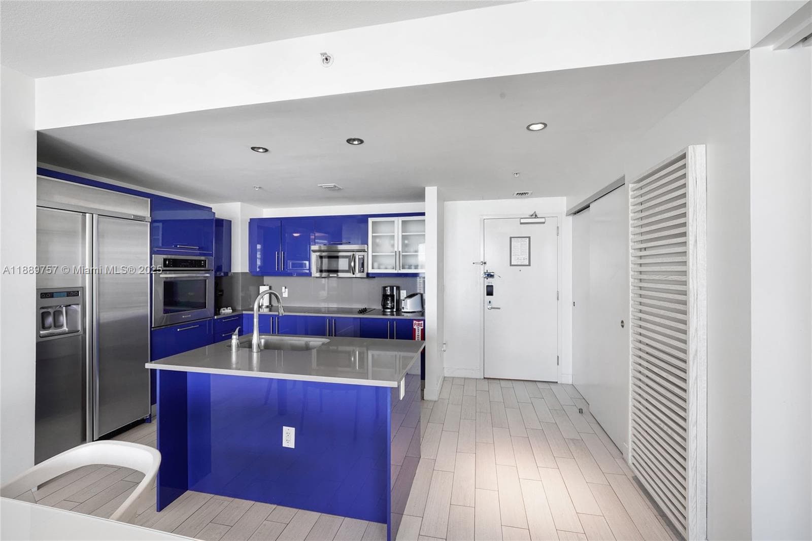 3101 Bayshore Dr 2