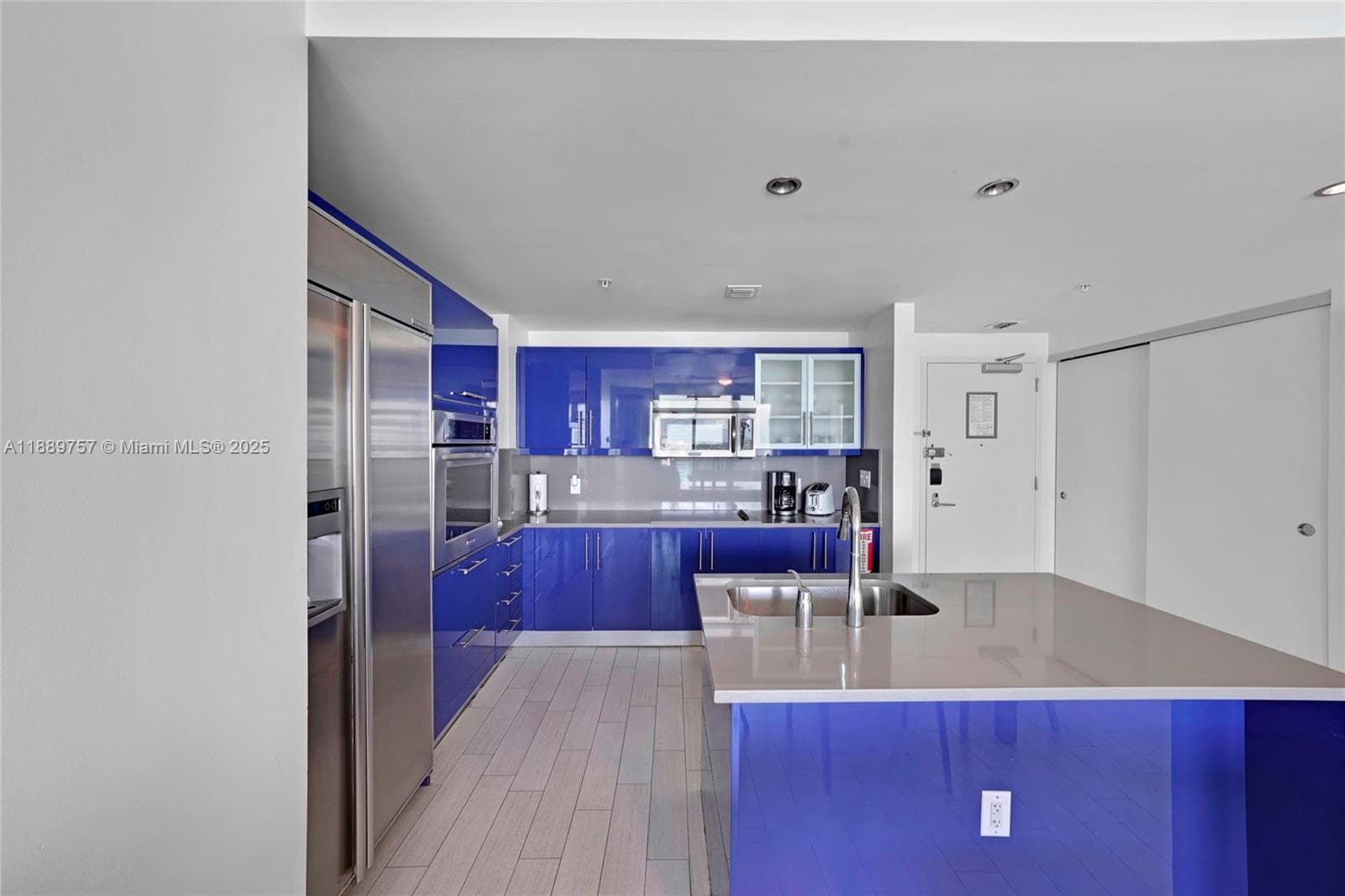 3101 Bayshore Dr 5