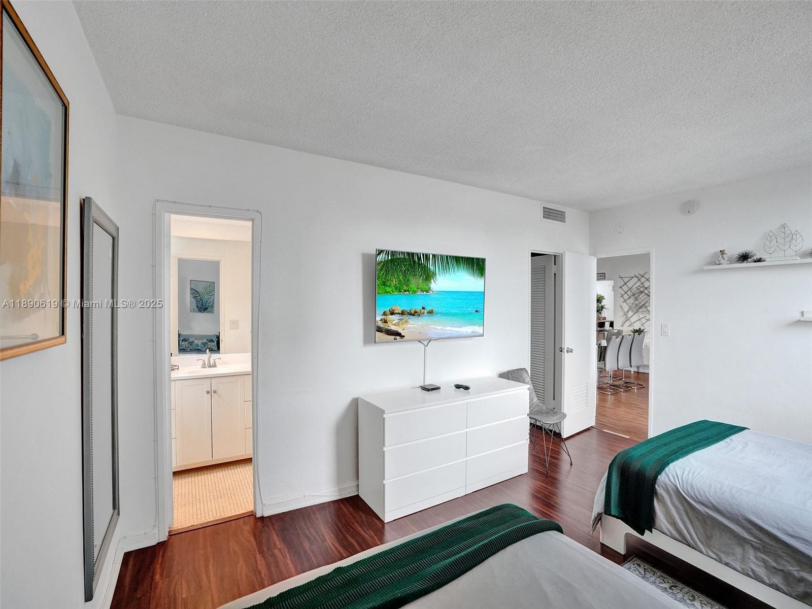 3901 Ocean Dr 6V photo 24