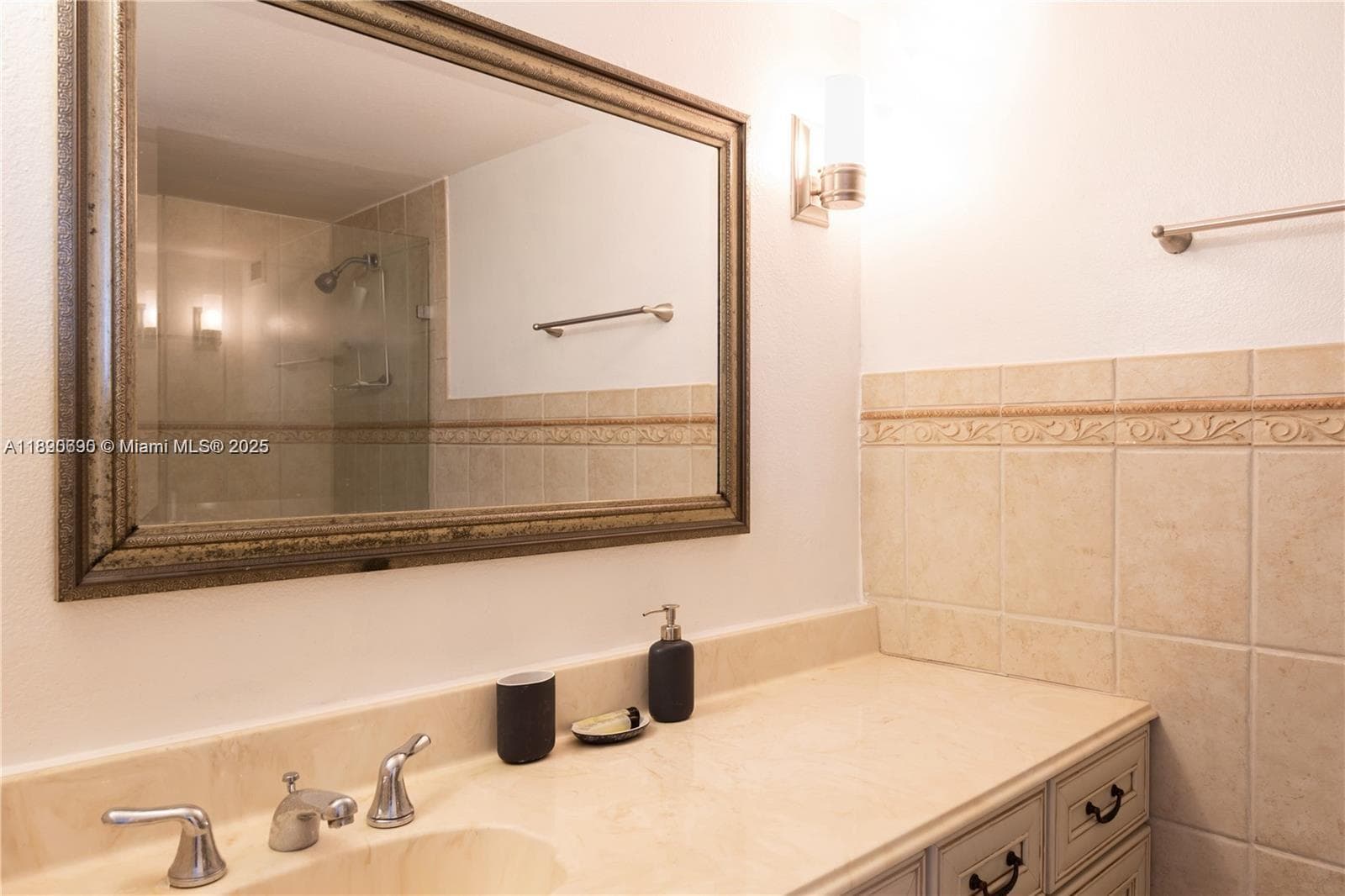 5555 Collins Ave 11U photo 17