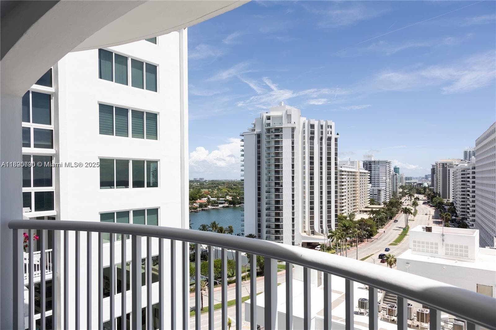 5555 Collins Ave 11U photo 22