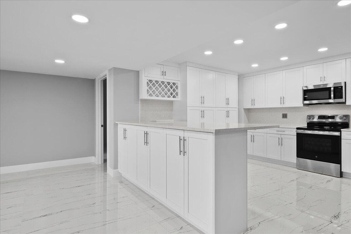 3040 Lake Shore Drive #101 3