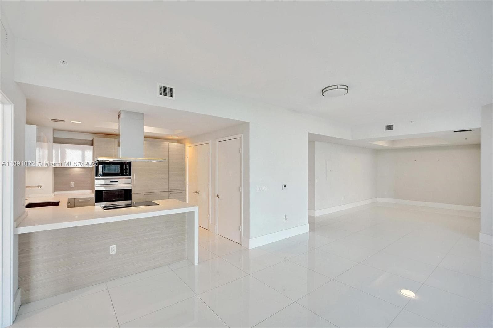 17301 Biscayne Blvd 708 photo 6