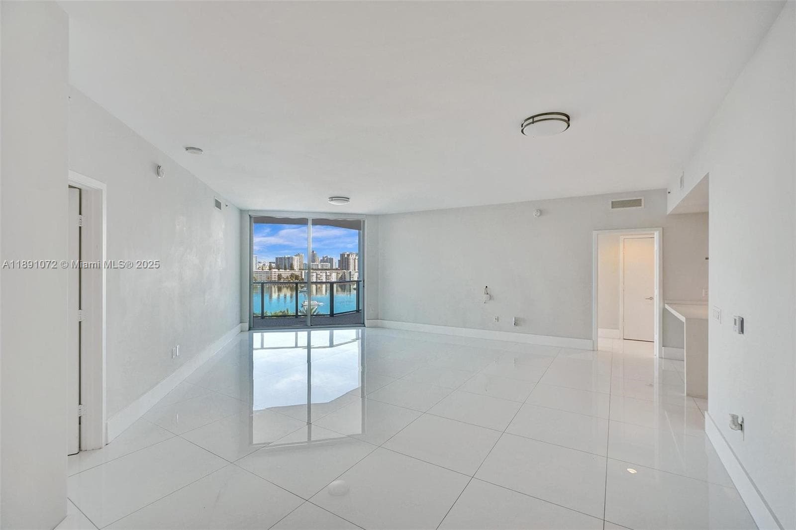17301 Biscayne Blvd 708 photo 3