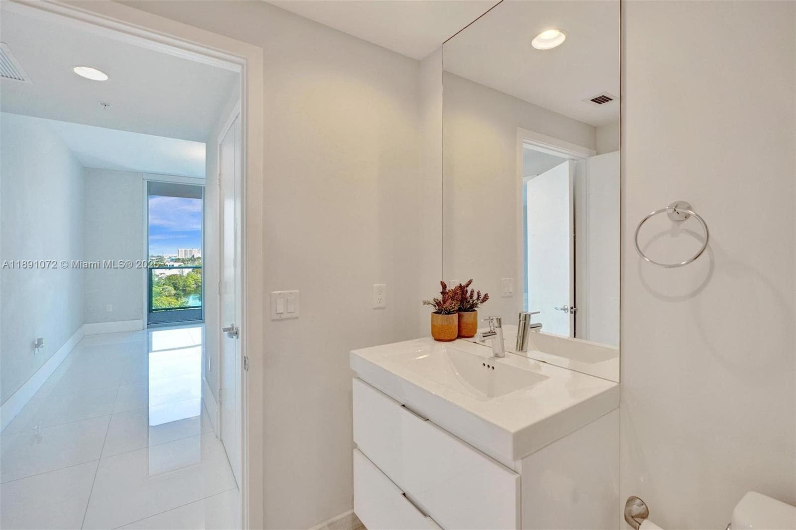 17301 Biscayne Blvd 708 photo 21