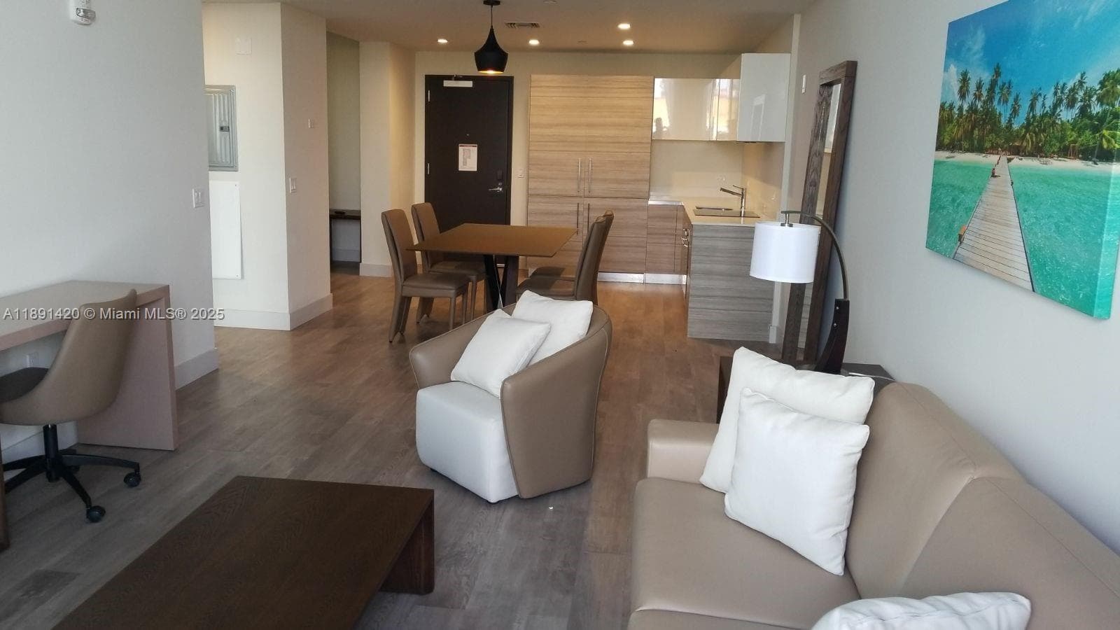 777 OCEAN DRIVE 1