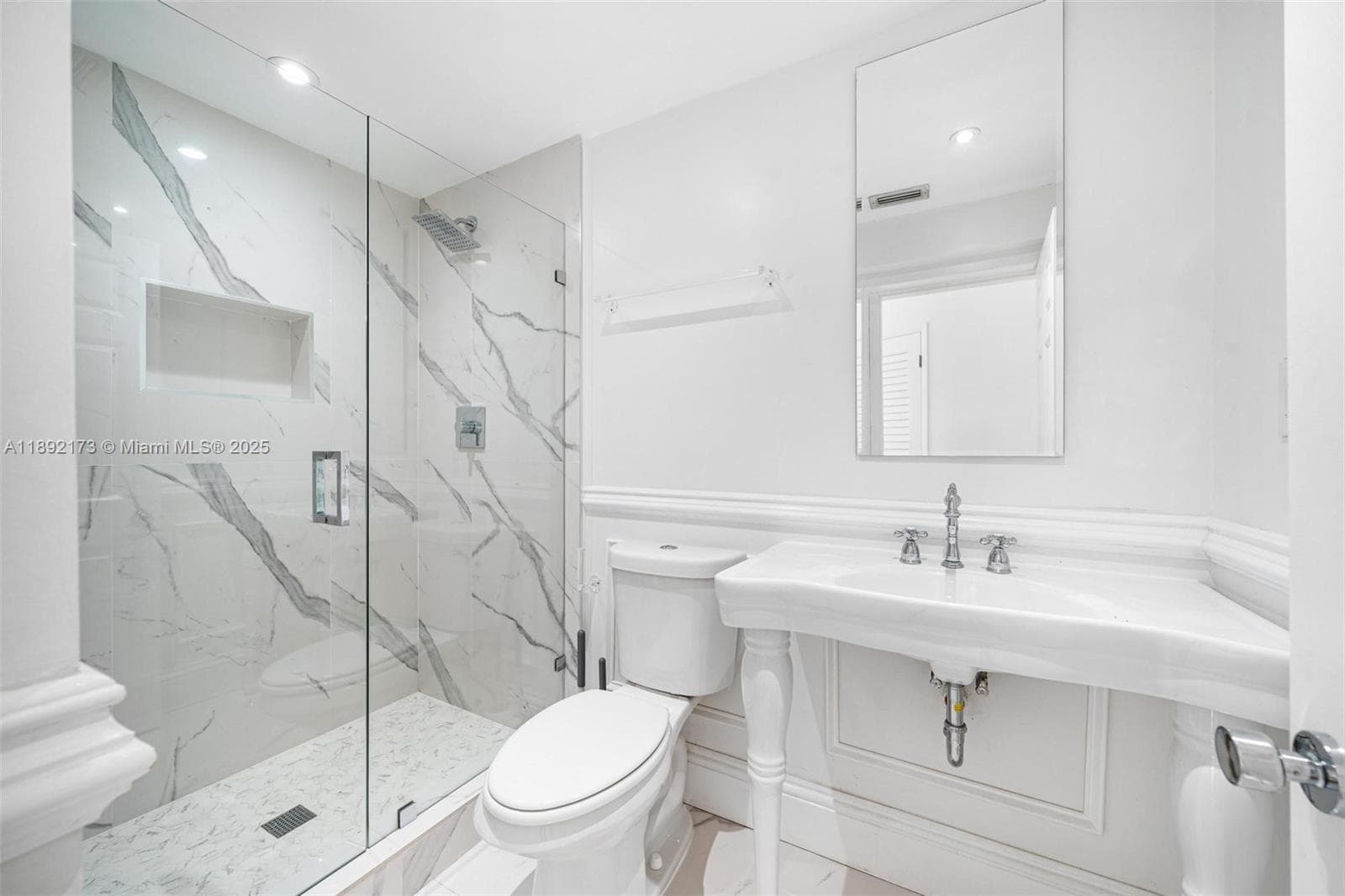 2120 Bayshore Dr photo 23