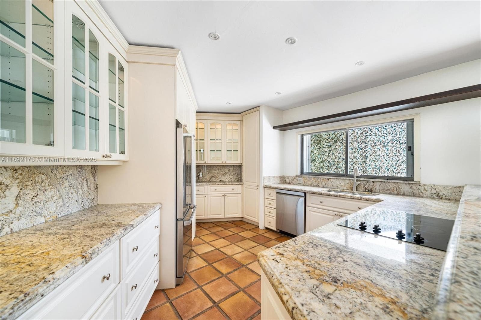 2120 Bayshore Dr photo 13