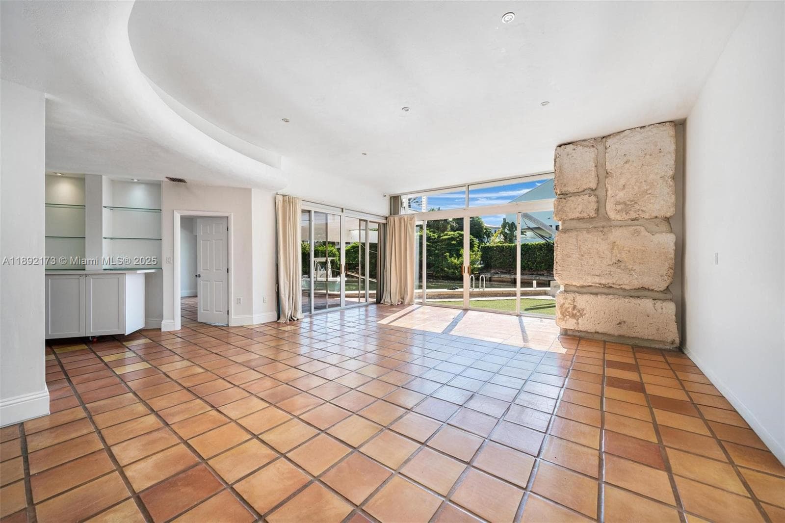 2120 Bayshore Dr 3