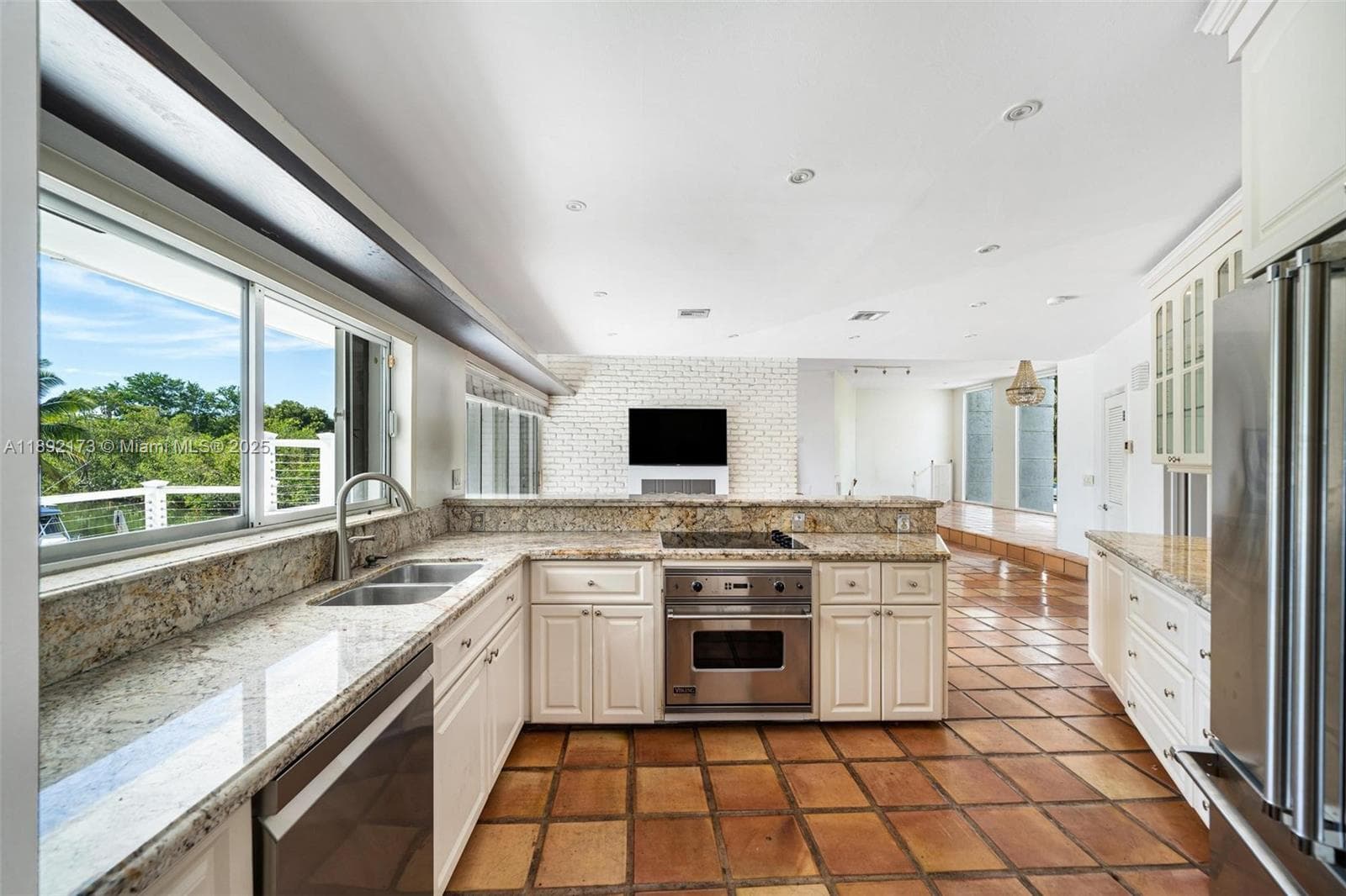 2120 Bayshore Dr photo 14