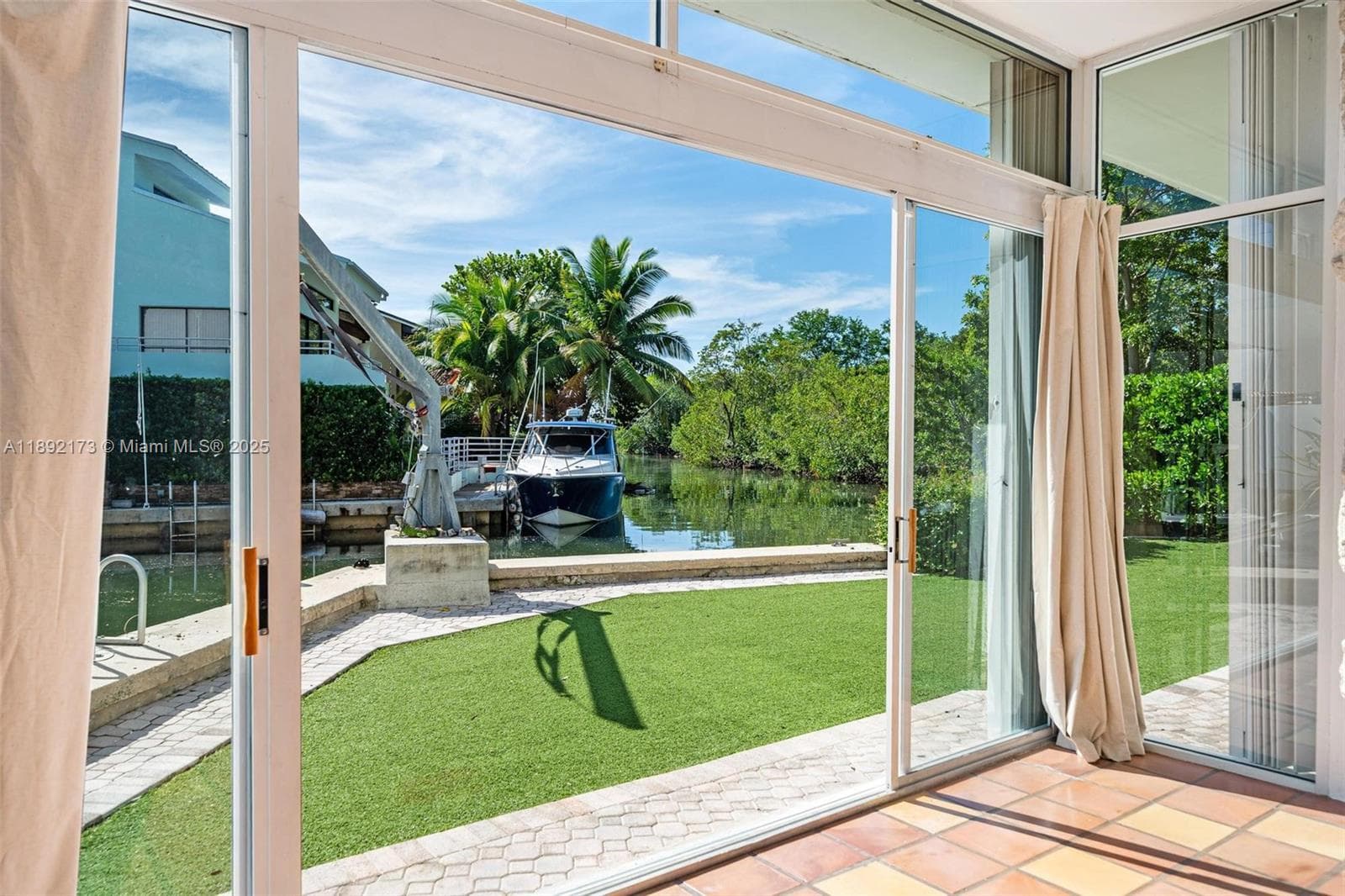 2120 Bayshore Dr 4