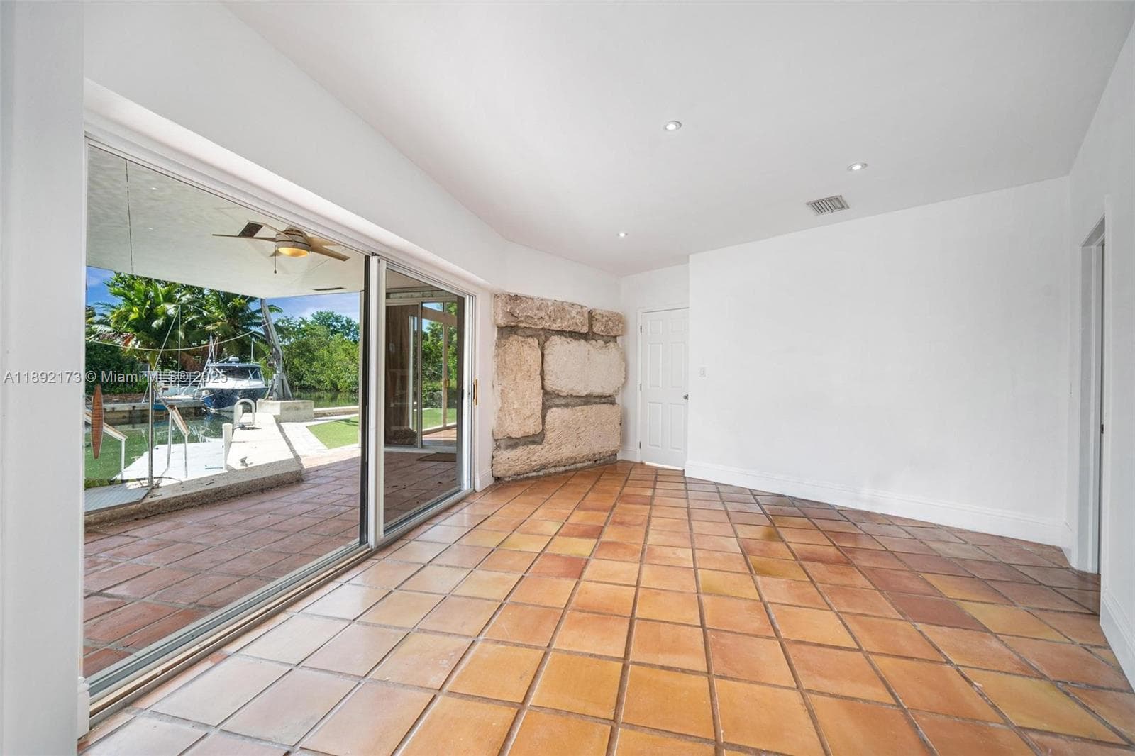 2120 Bayshore Dr photo 21