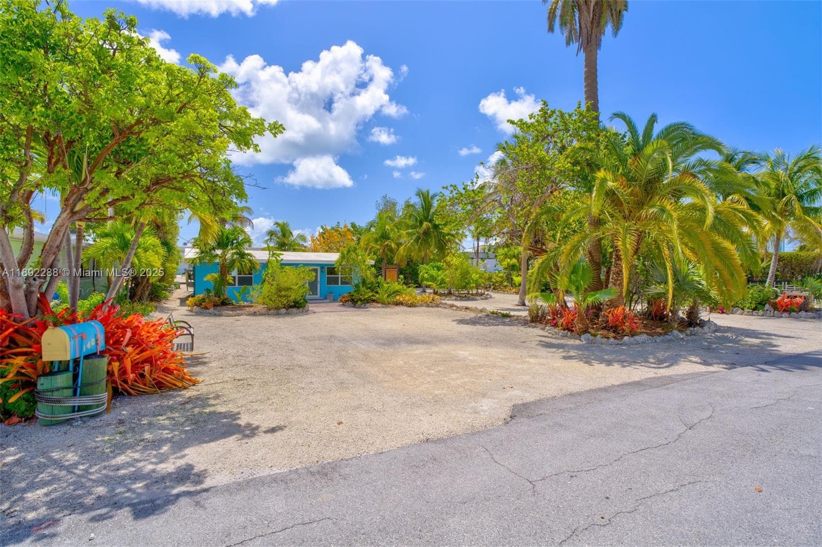 140 25 Gardenia St 5