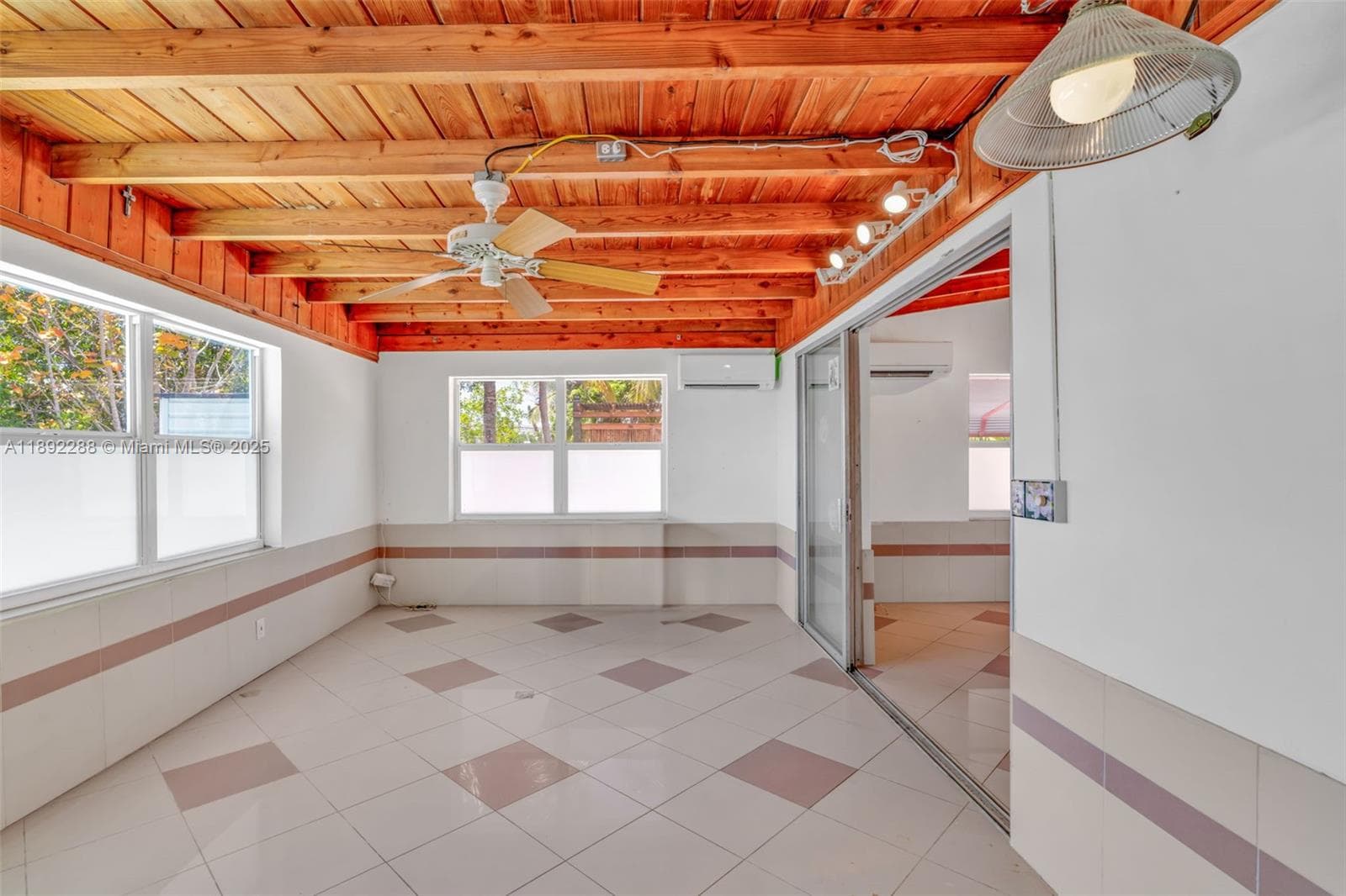 140 25 Gardenia St photo 21